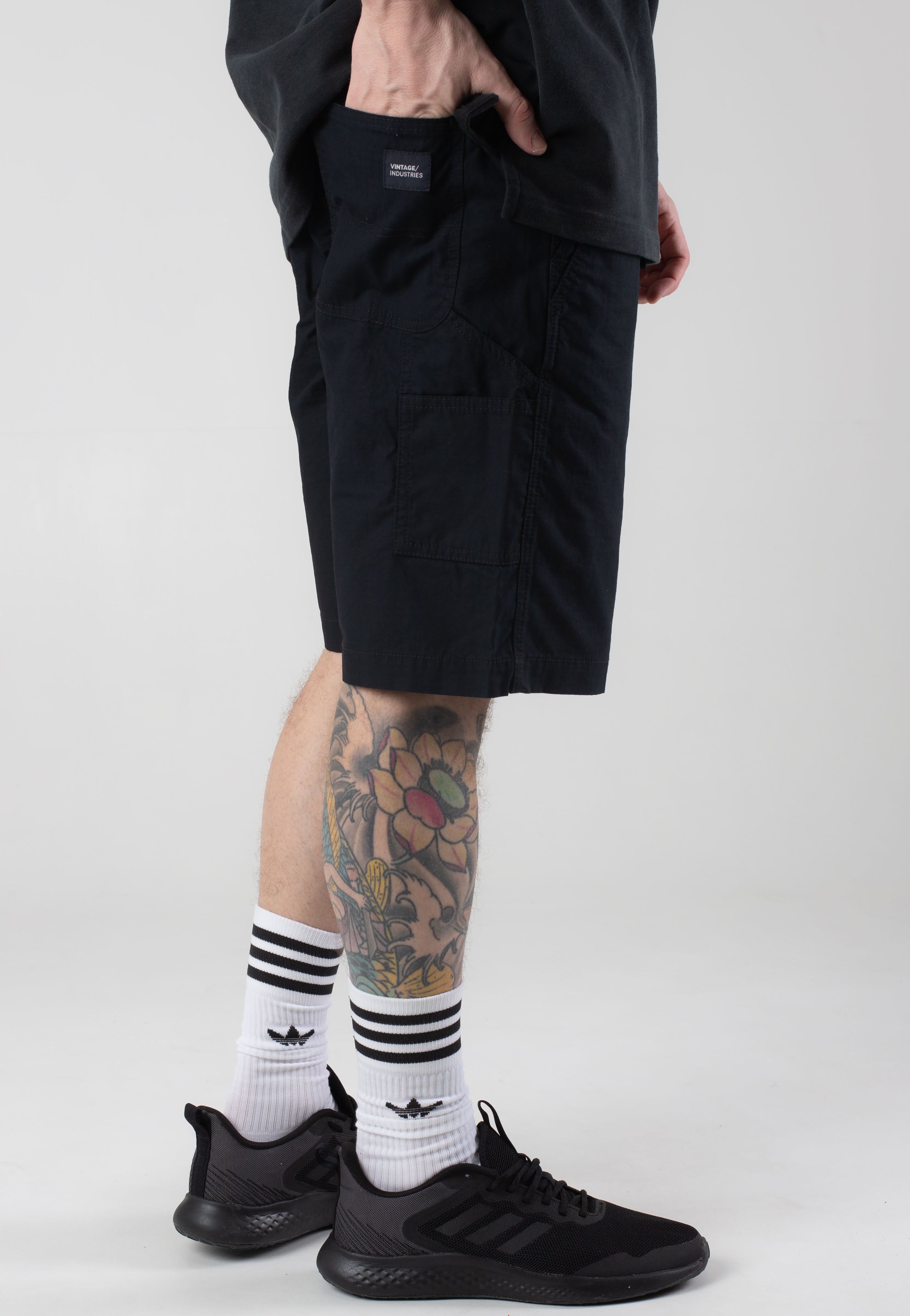 vintage-industries-worker-black-short-cargo-noir-m image 4