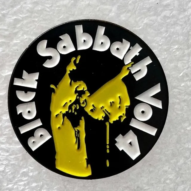 black-sabbath-vol-4-pin-s-mail-collector image 1
