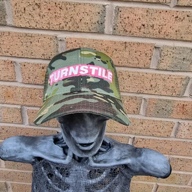 turnstile-logo-camo-casquette-trucker-phosphorescente image 1