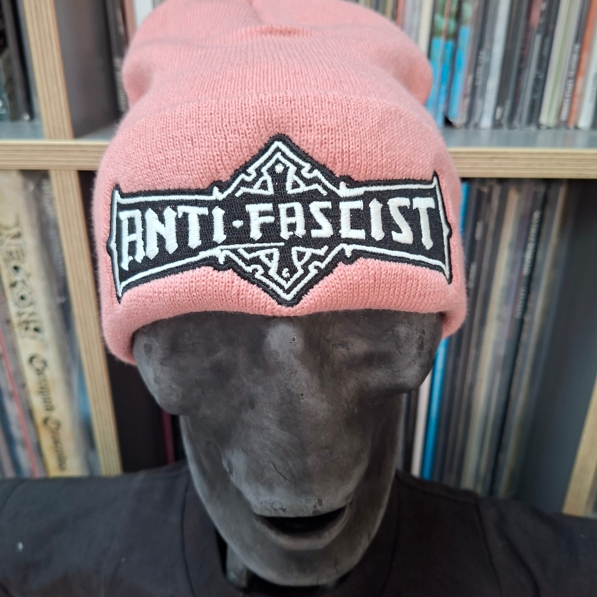 bolt-thrower-anti-fascist-bonnet-beanie-rose-phosphorescent image 1