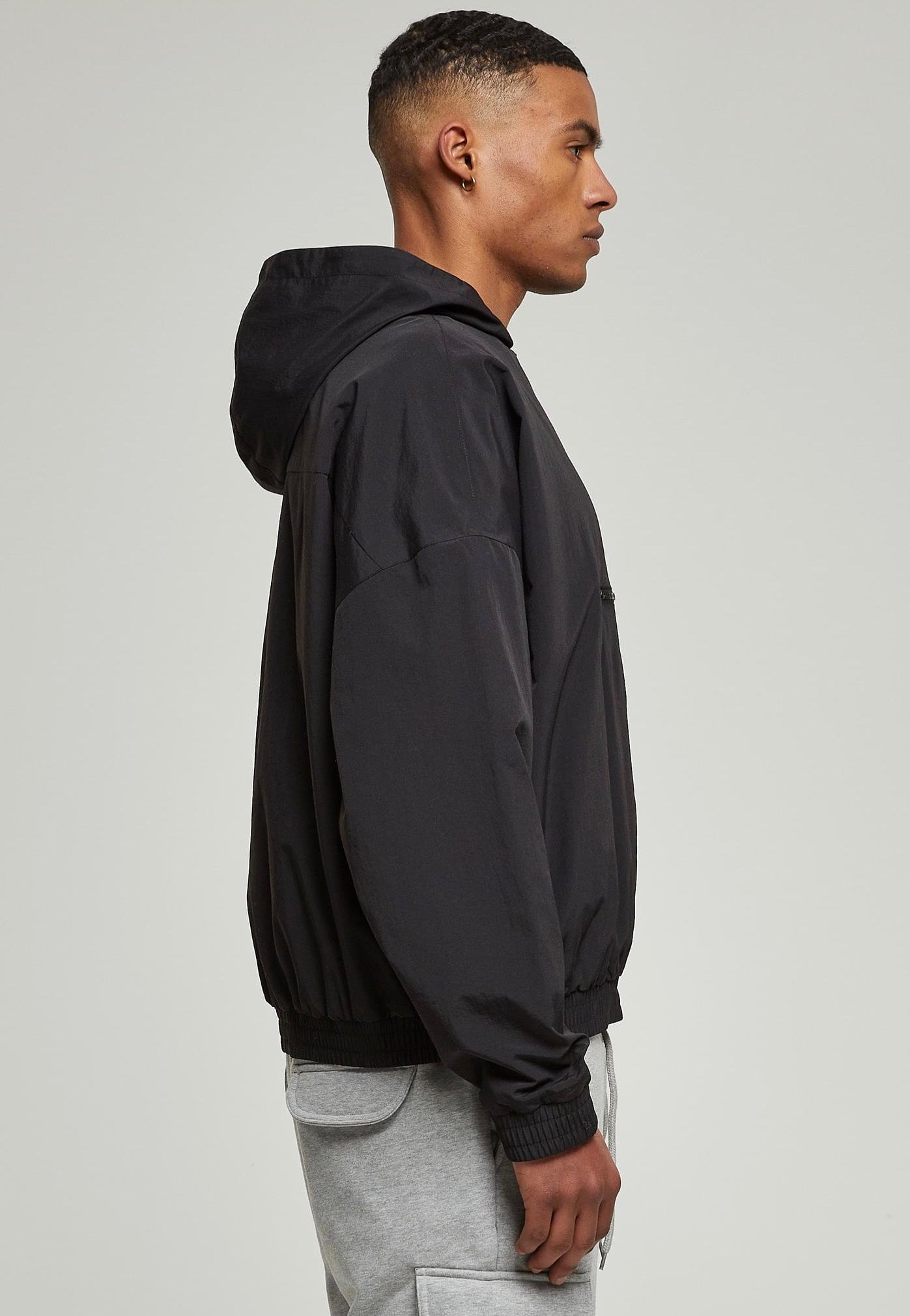 urban-classics-90s-pull-over-veste-noire-homme-taille-m image 2
