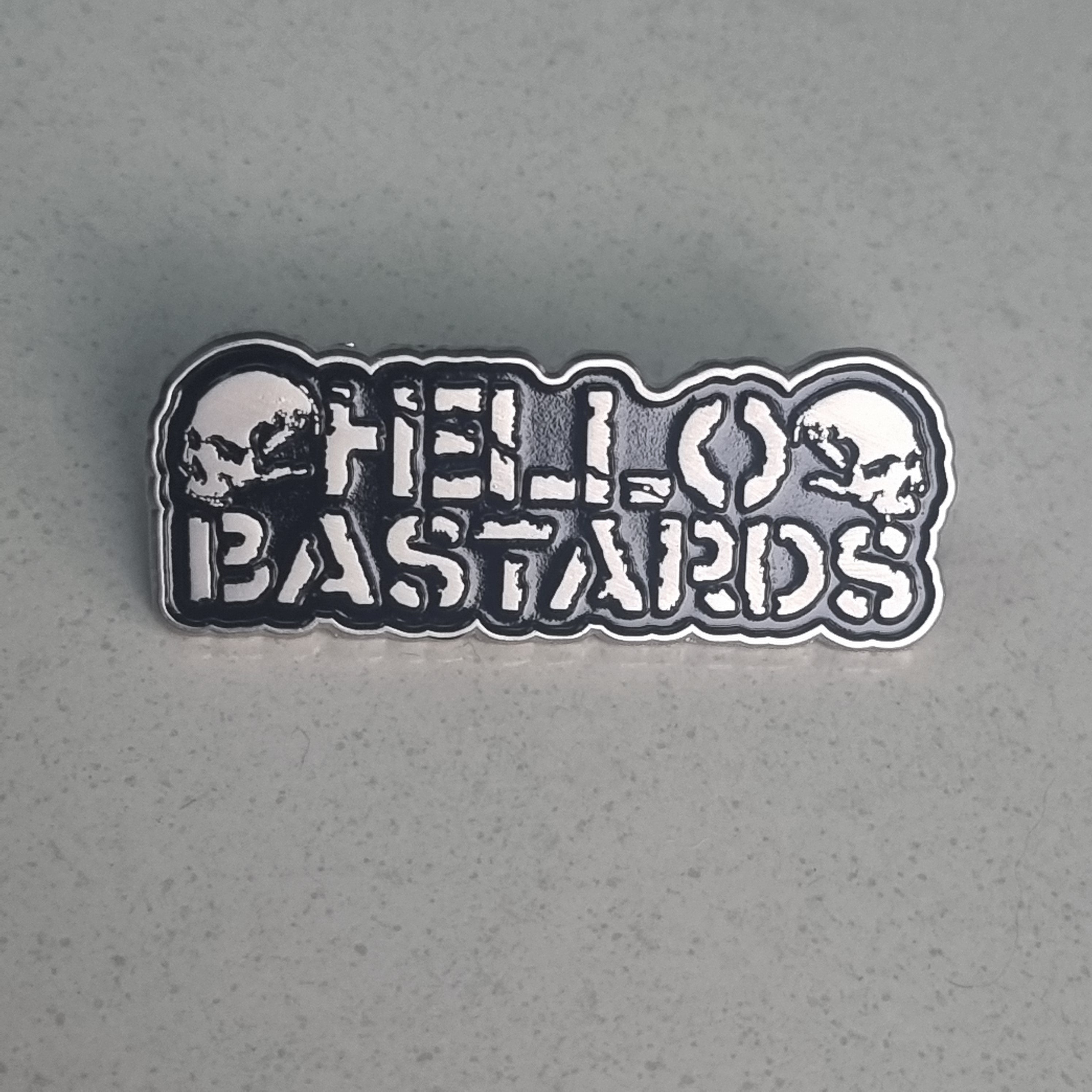 hello-bastards-pin-s-mail-m-tal-mod-le-classique image 1