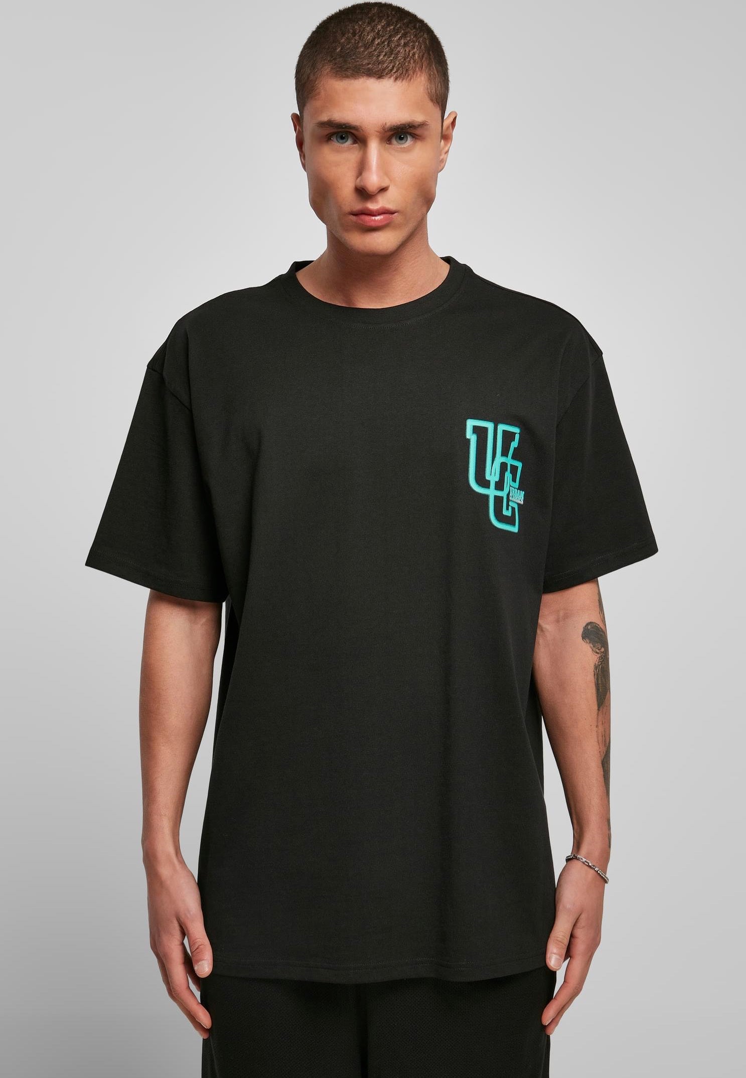 urban-classics-glow-logo-black-t-shirt-noir-homme image 4
