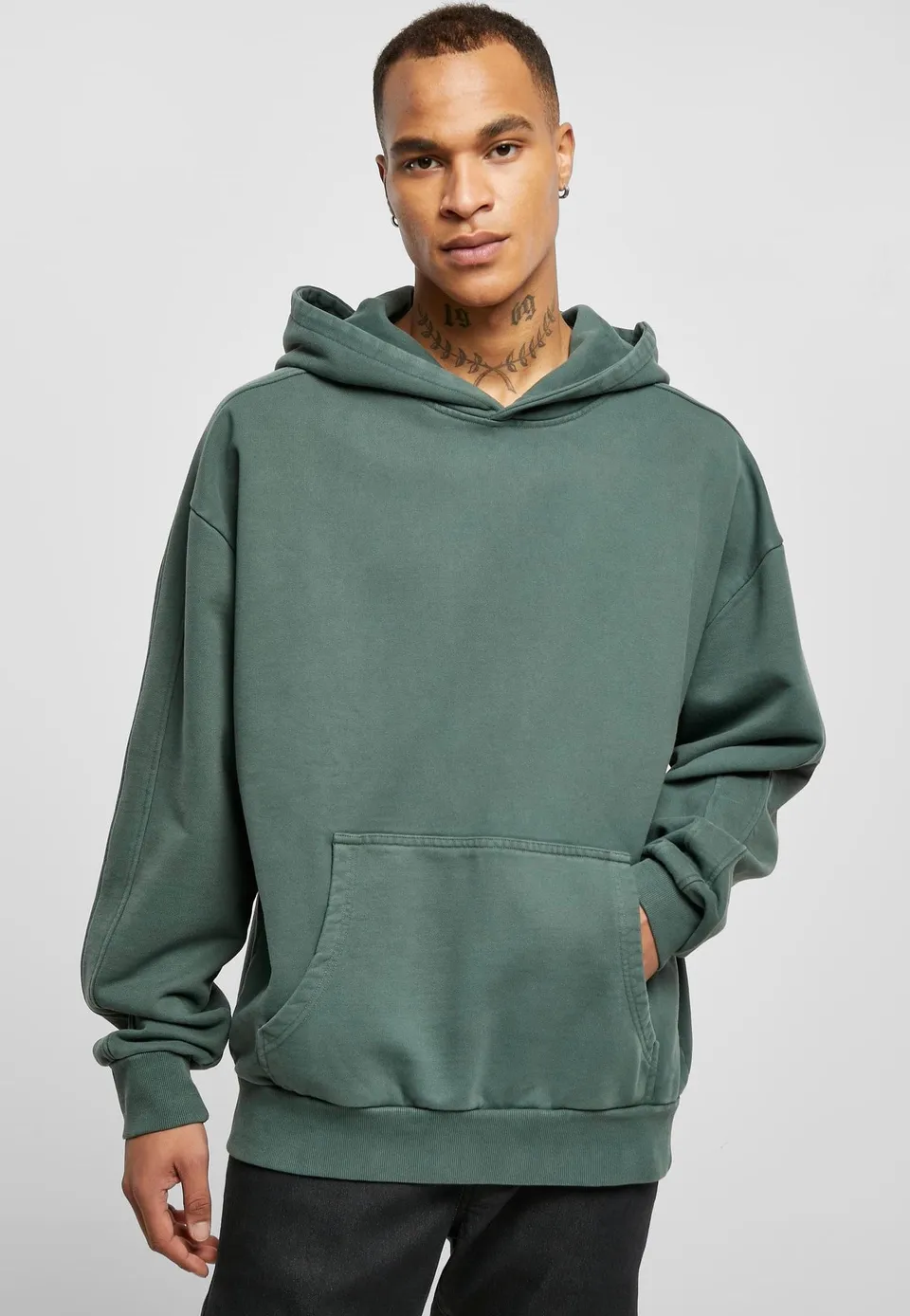 urban-classics-heavy-terry-garment-dye-hoodie-vert image 1