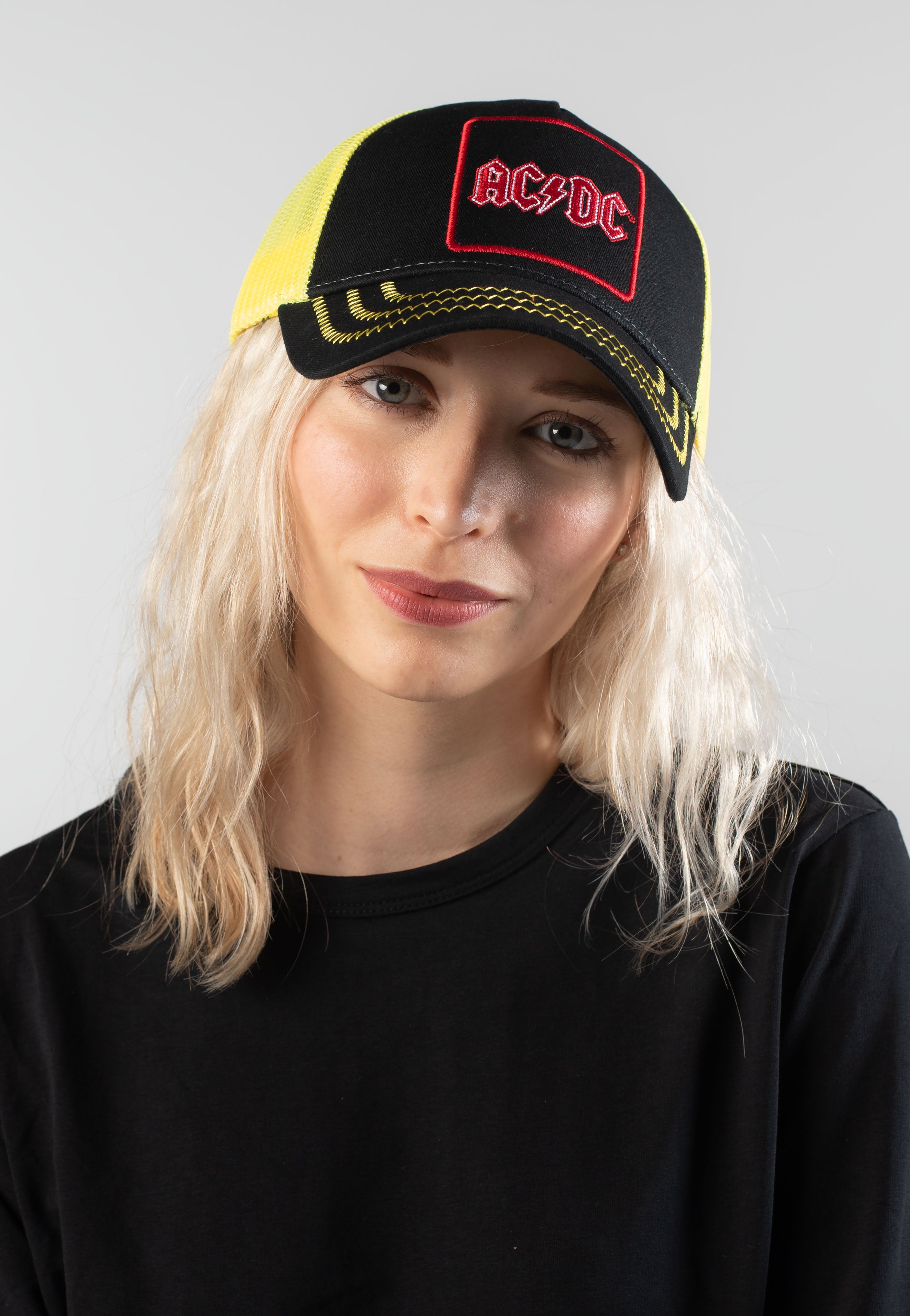 ac-dc-logo-black-yellow-casquette-snapback-jaune image 6