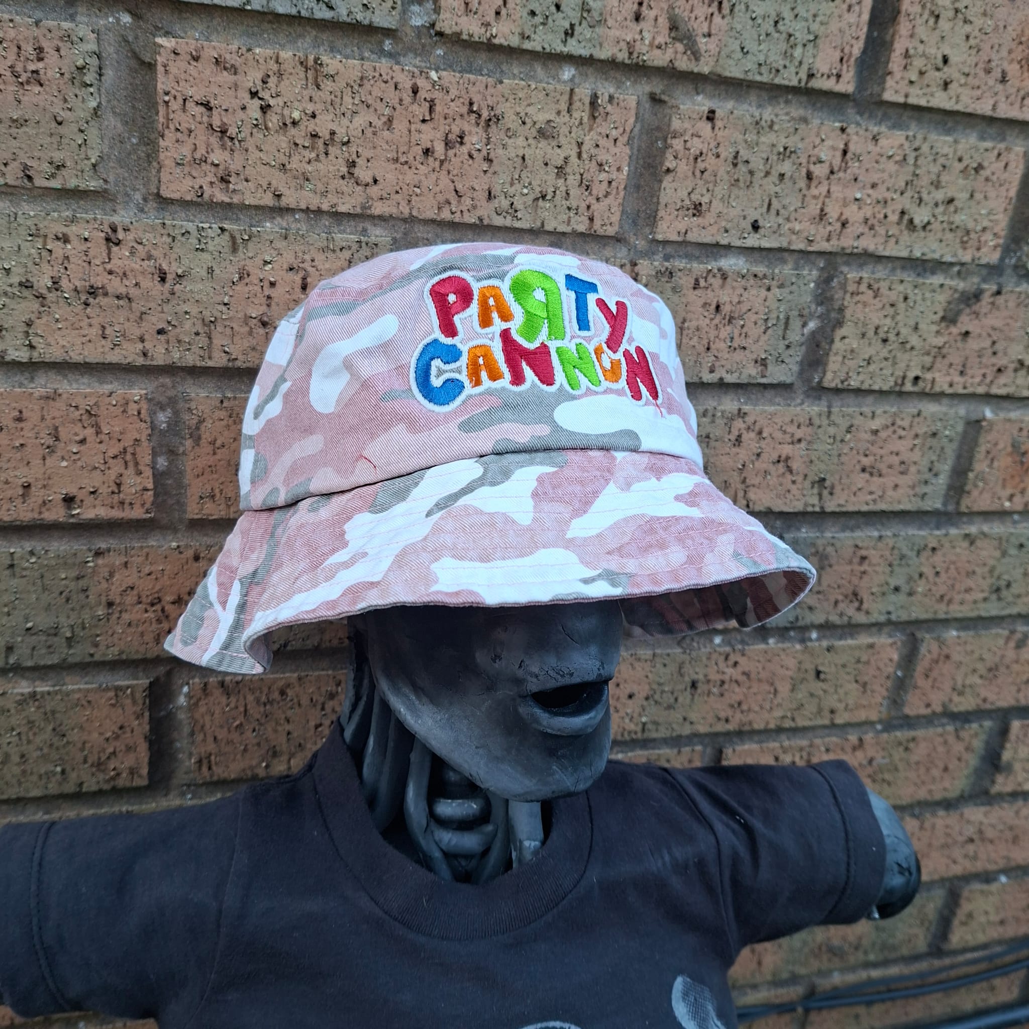 party-cannon-glow-in-the-dark-bob-camo-rose-brod image 4