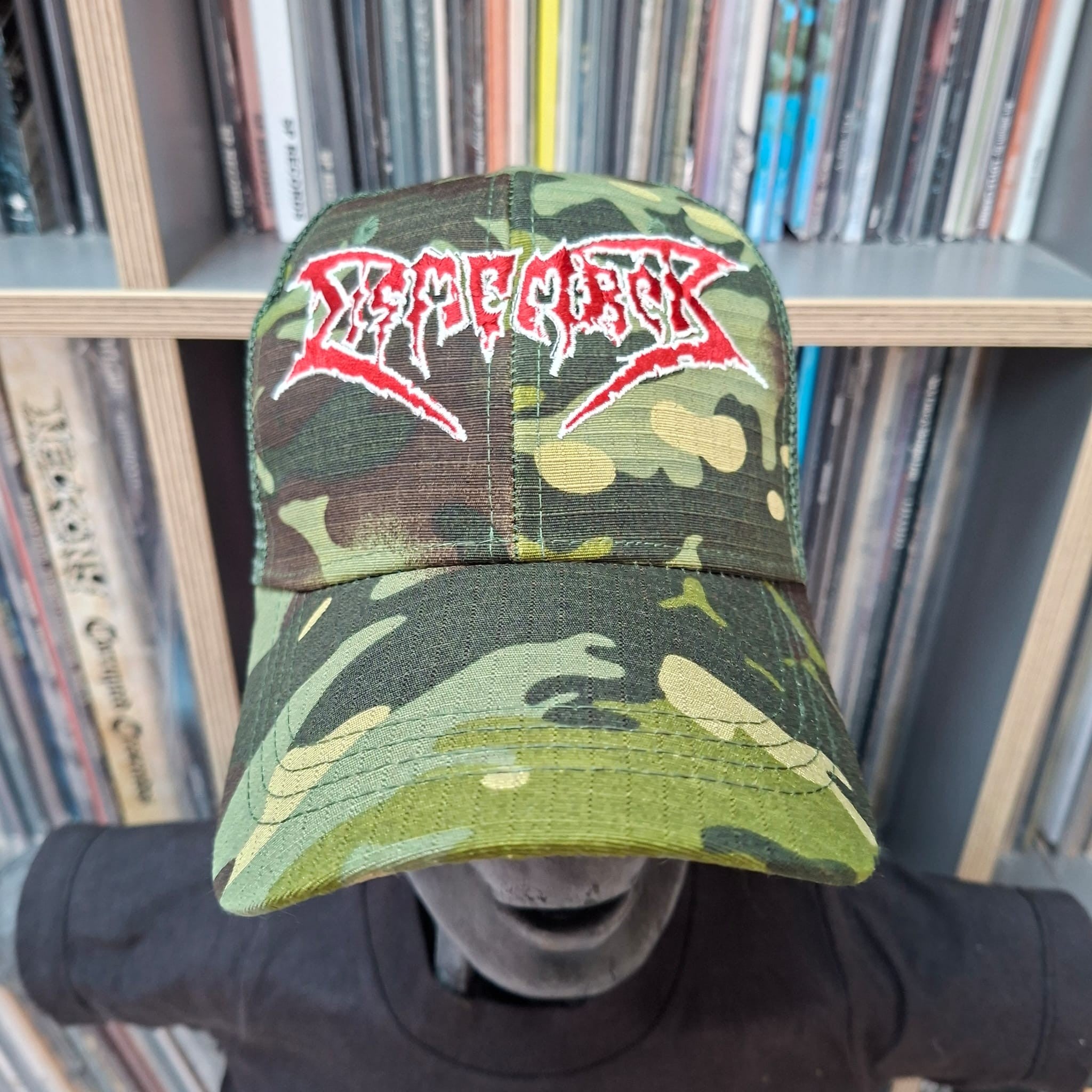 dismember-logo-casquette-trucker-camo-brod-e image 3