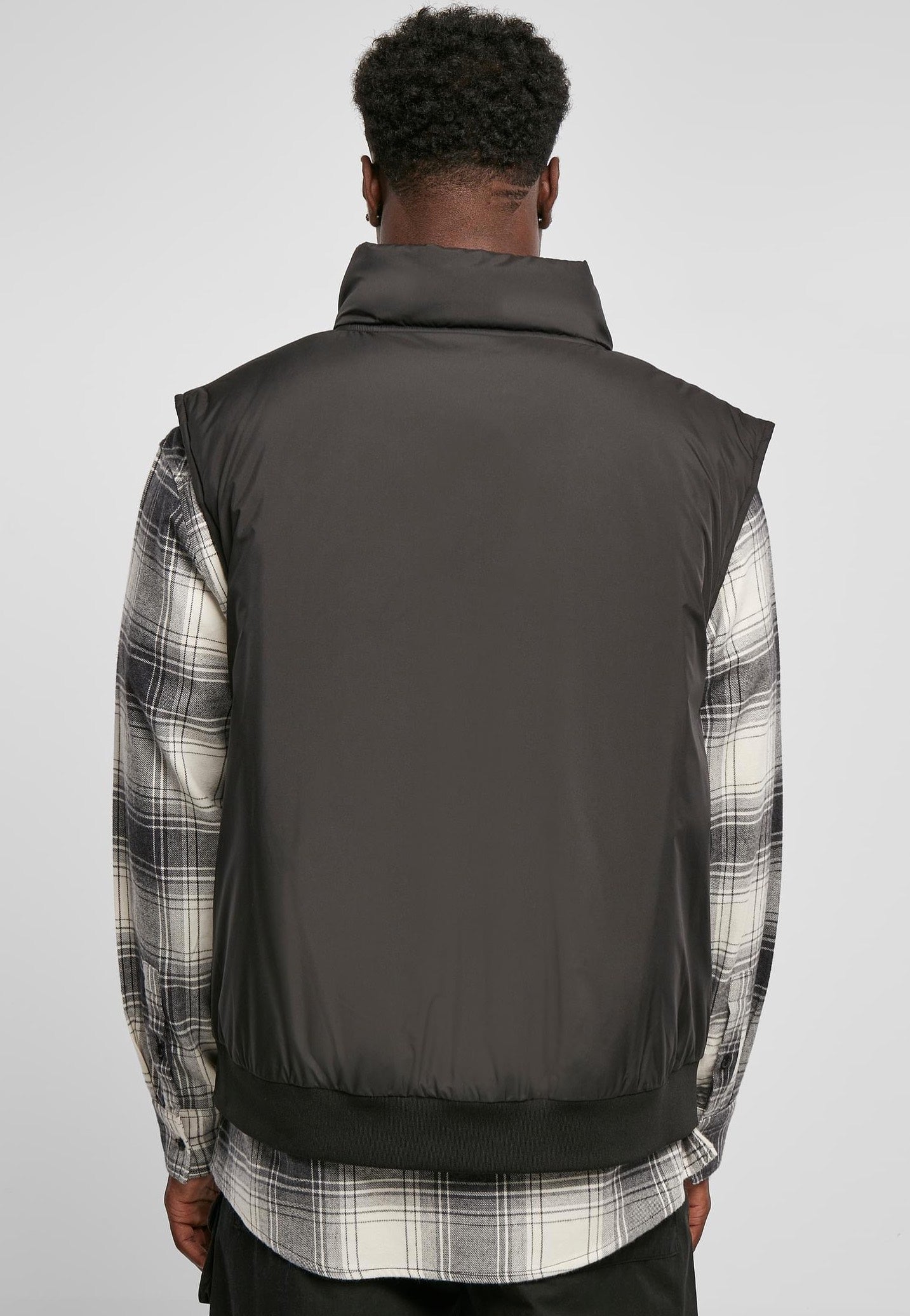 urban-classics-clean-puffer-gilet-noir-streetwear image 5