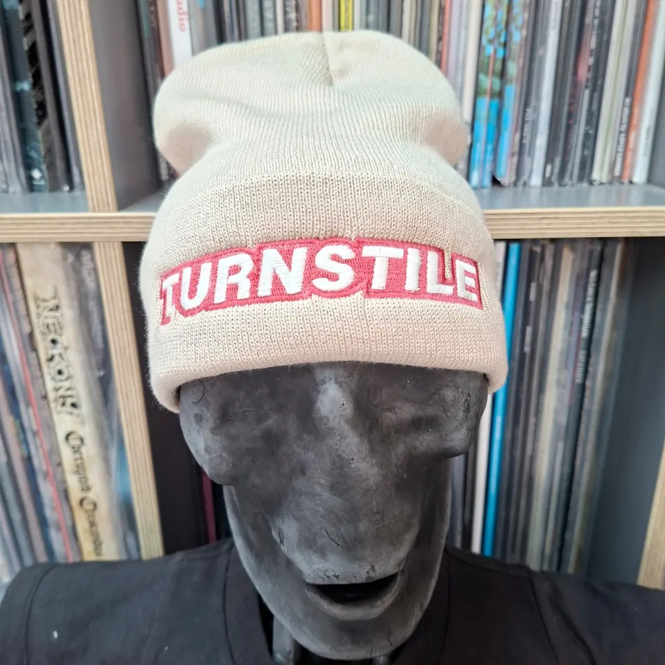 turnstile-logo-bonnet-beanie-beige-broderie-phosphorescente image 1