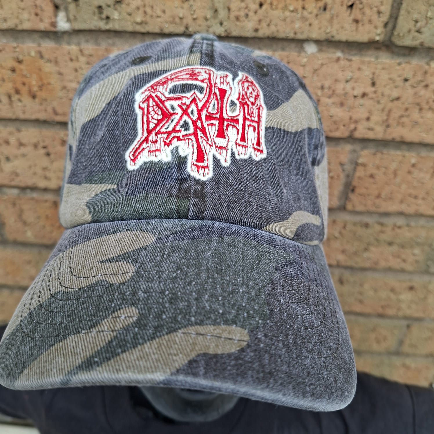 death-logo-casquette-dad-cap-camo-vert-logo-rouge image 2