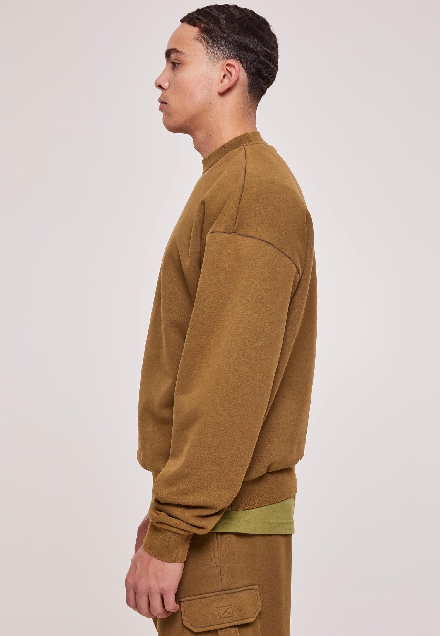 urban-classics-acid-washed-sweat-vert-olive image 2