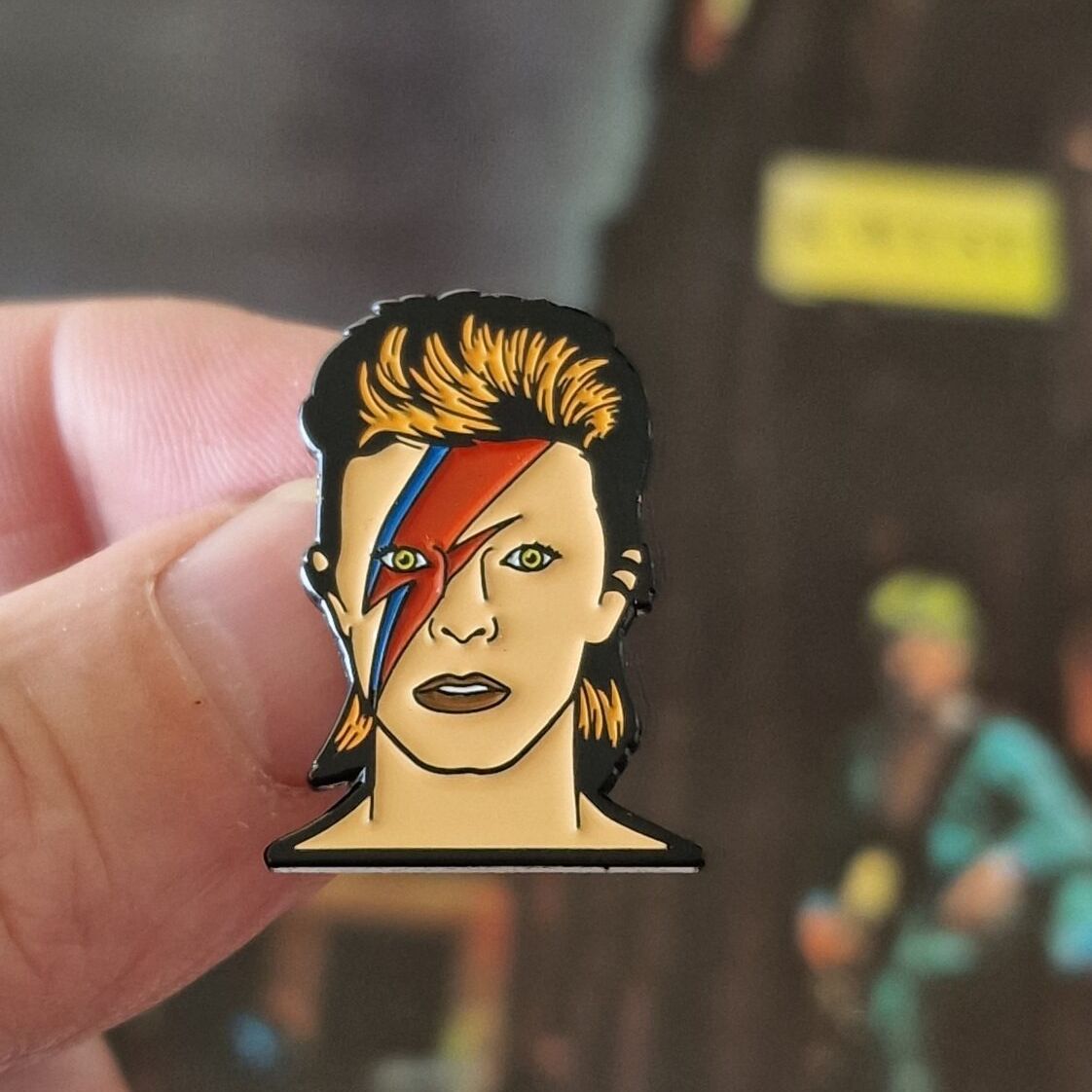 david-bowie-ziggy-stardust-pin-s-mail-petit-mod-le image 1