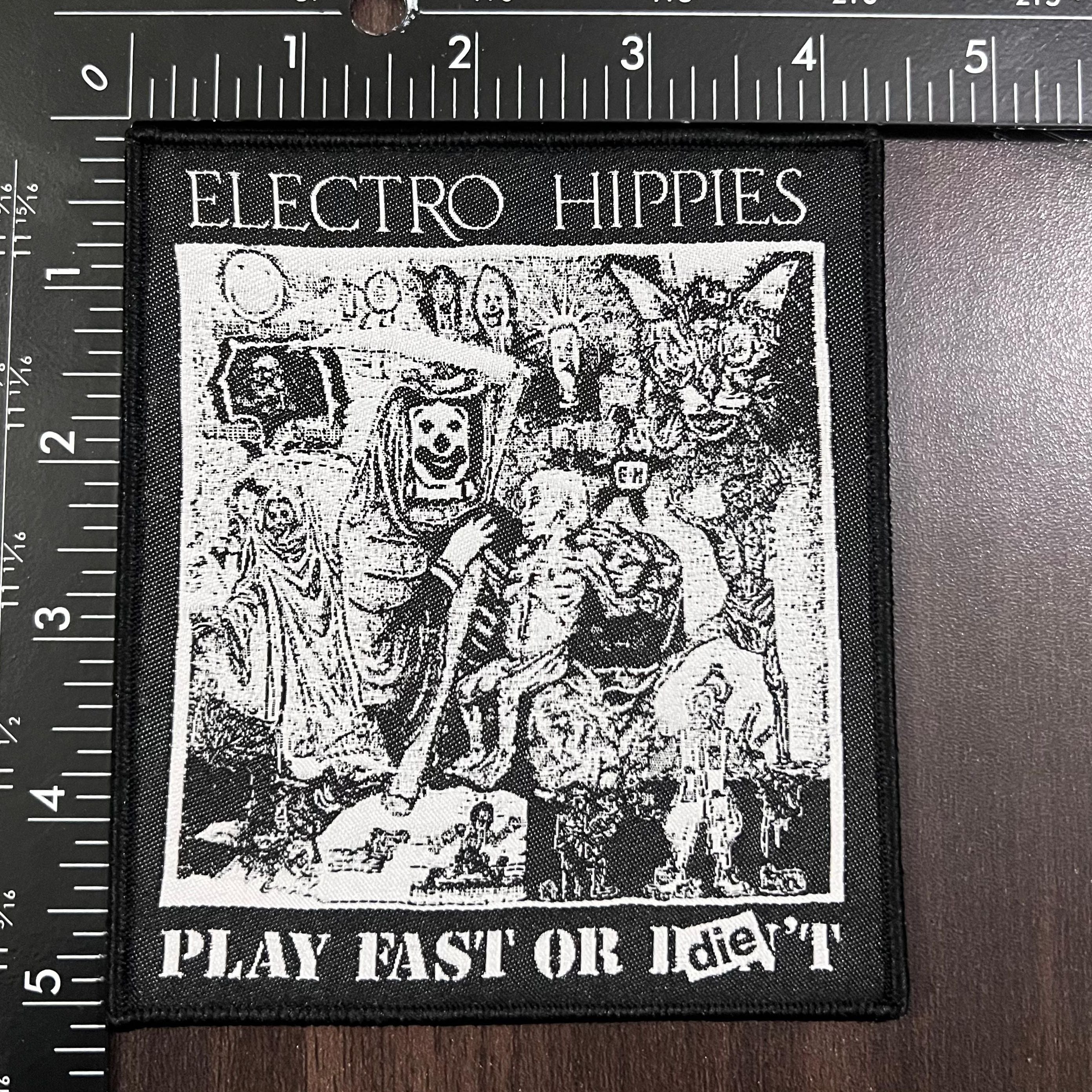 electro-hippies-play-fast-or-die-patch-tiss-border-noir image 2