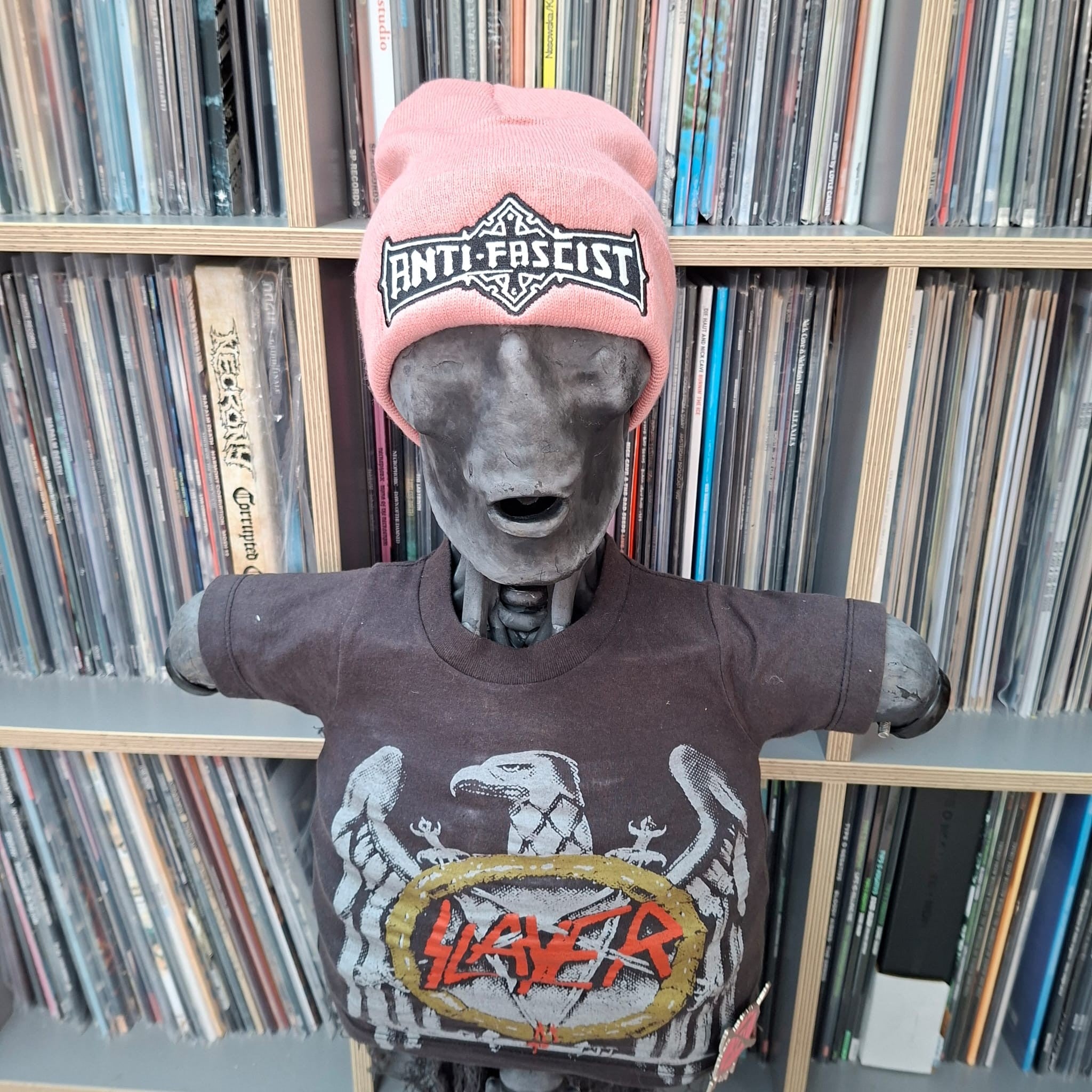 bolt-thrower-anti-fascist-bonnet-beanie-rose-phosphorescent image 3
