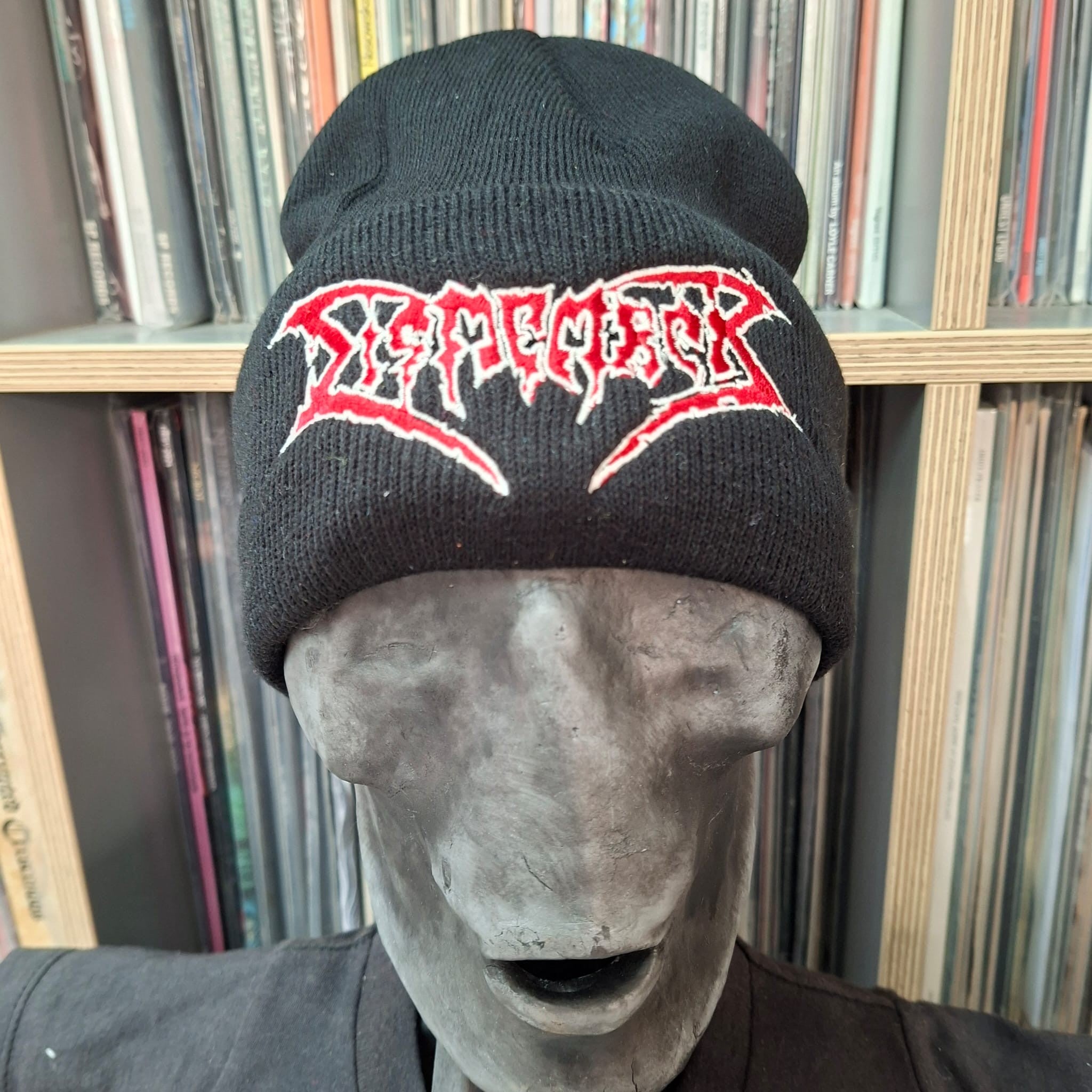 dismember-logo-bonnet-noir-brod-rouge image 1