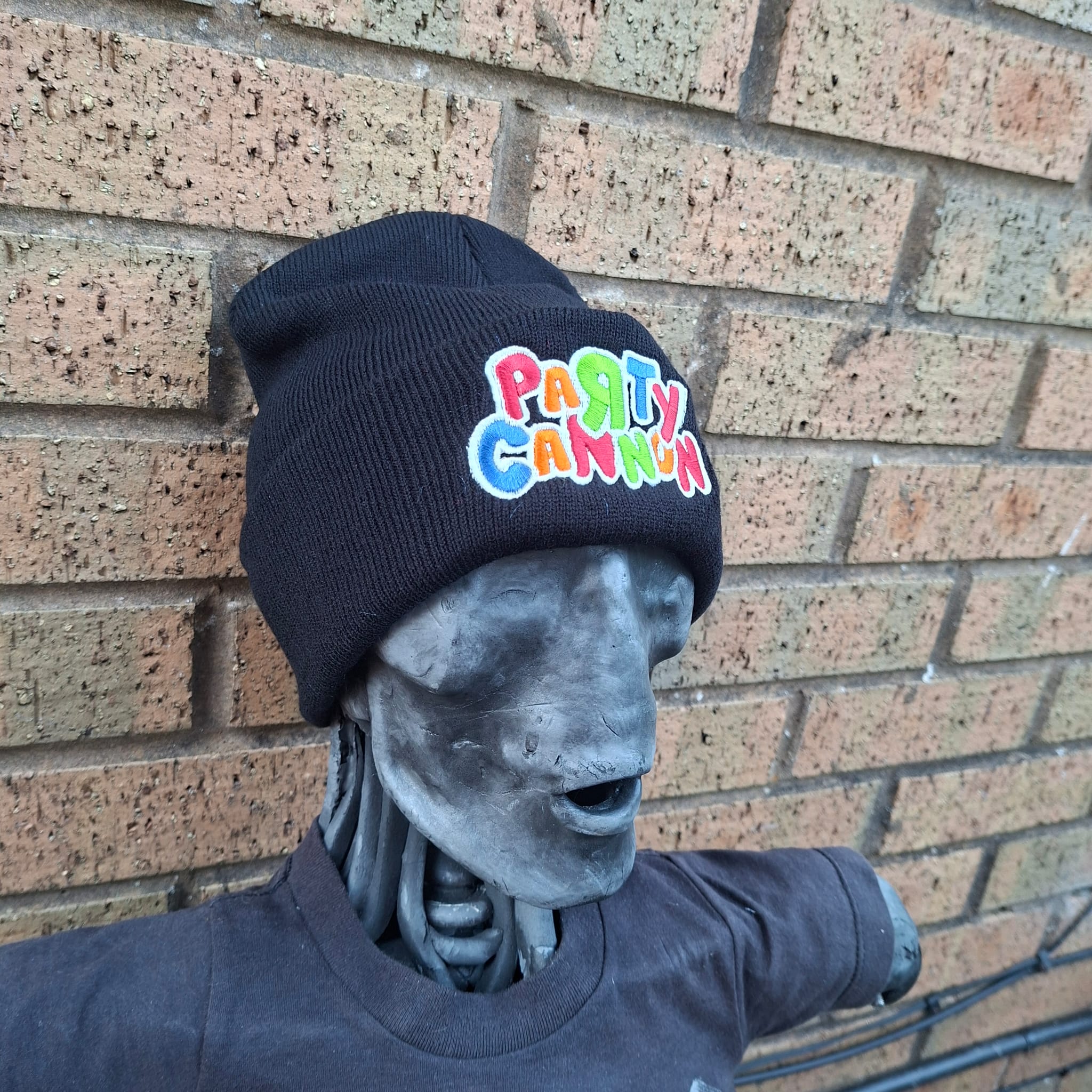 party-cannon-logo-glow-bonnet-noir-brod image 3