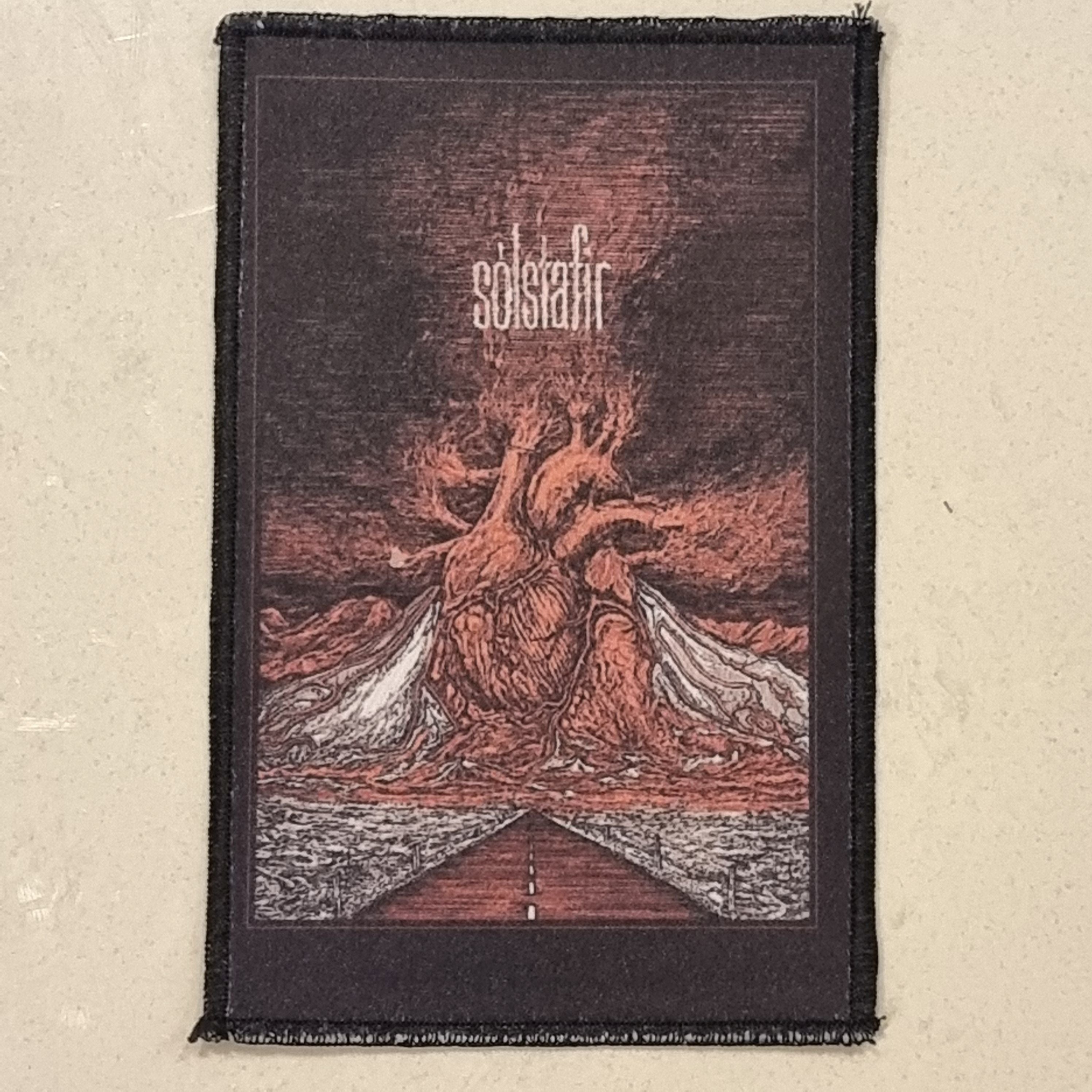 s-lstafir-heart-of-a-volcano-petit-patch-tiss image 1