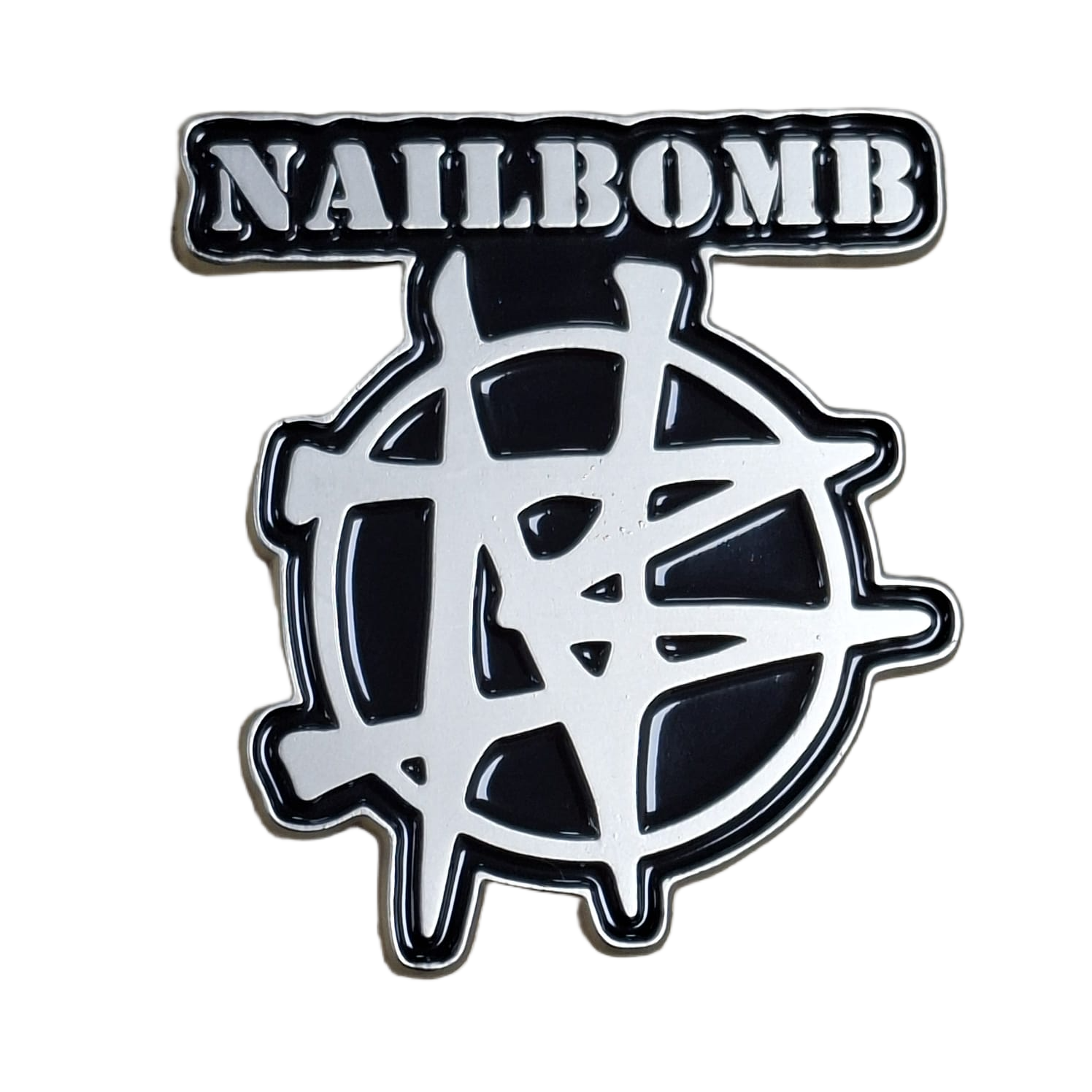 nailbomb-logo-pin-s-mail-m-tal-nickel-mat image 2