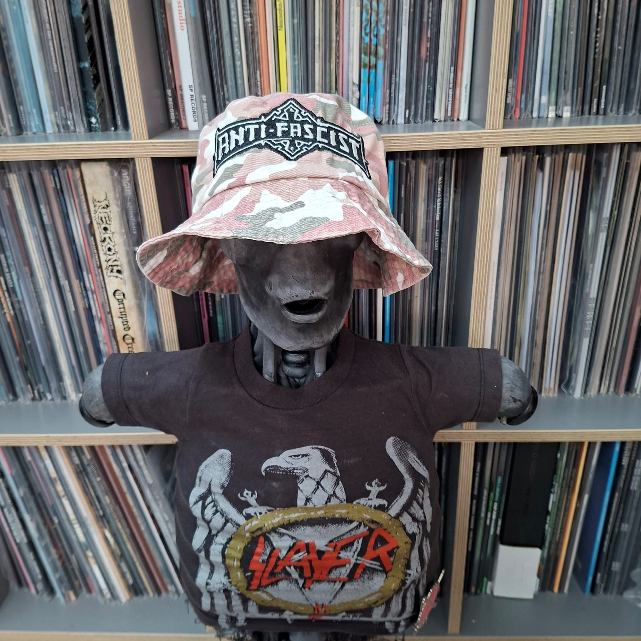 bolt-thrower-anti-fascist-bob-bucket-hat-camo-rose-phosphorescent image 4