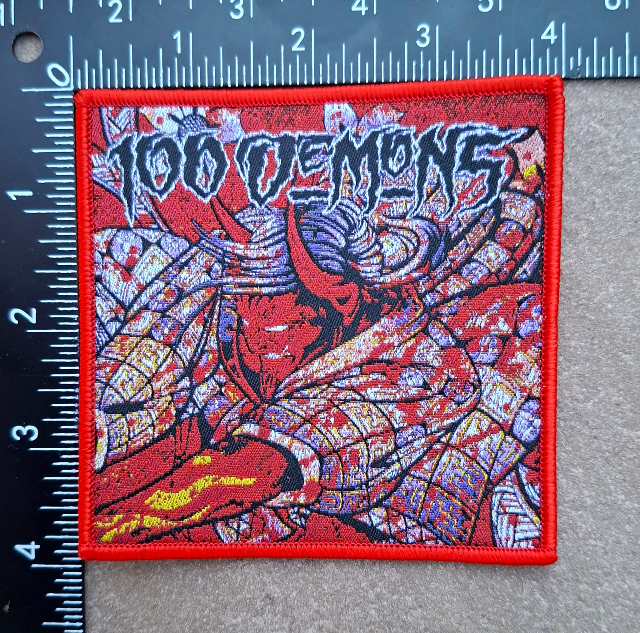 100-demons-selftitled-petit-patch-tiss-bordure-rouge image 3