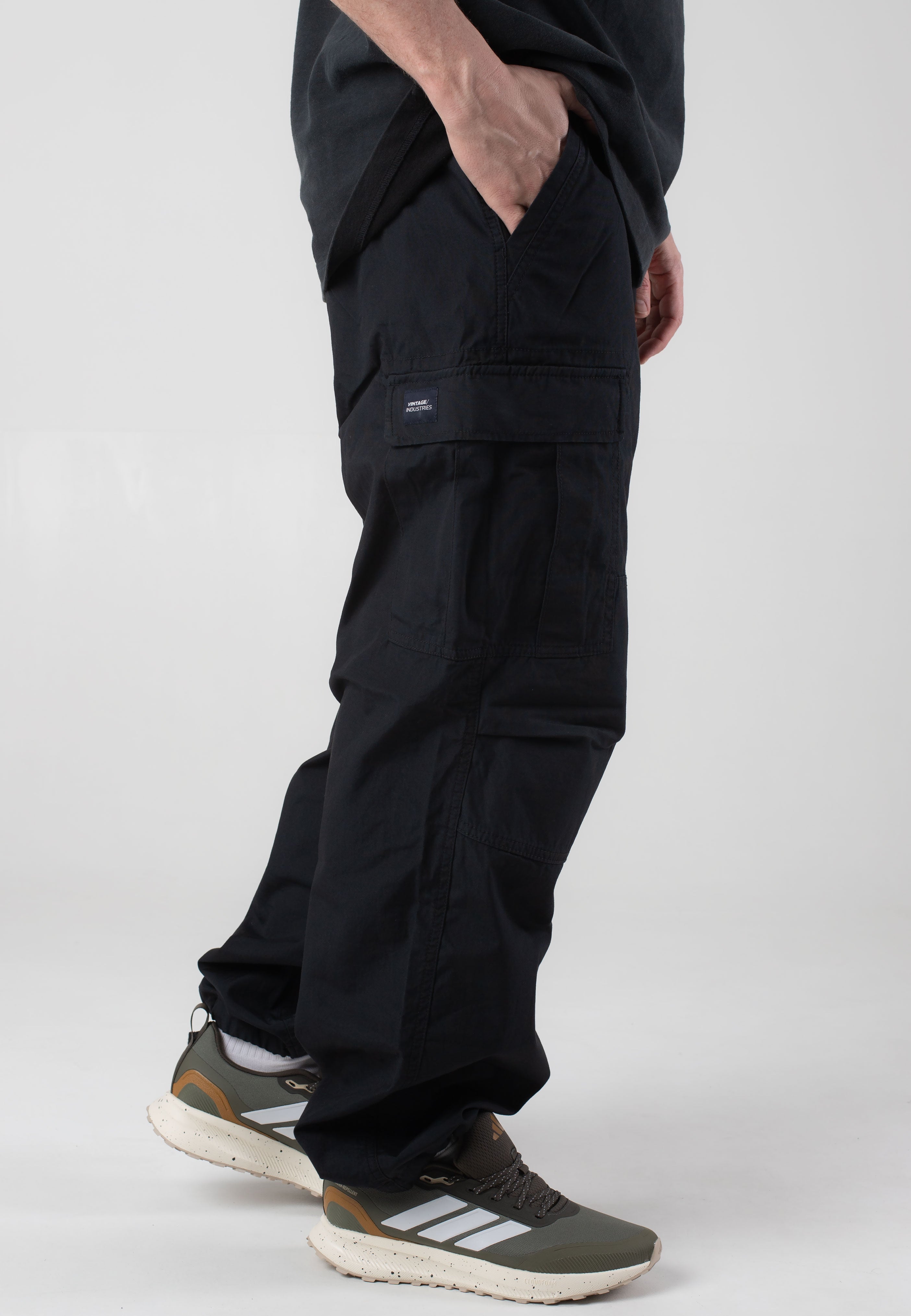 vintage-industries-bruce-pantalon-cargo-noir-homme image 3