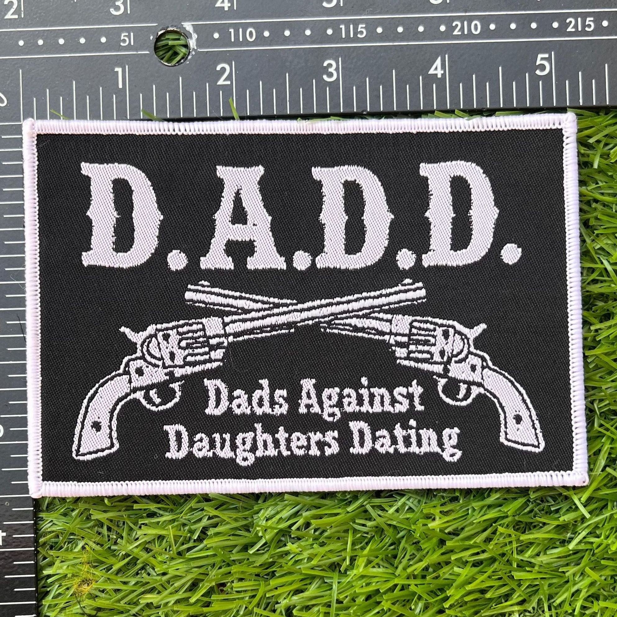 d-a-d-d-dads-against-daughters-patch-tiss-bordure-noire image 3