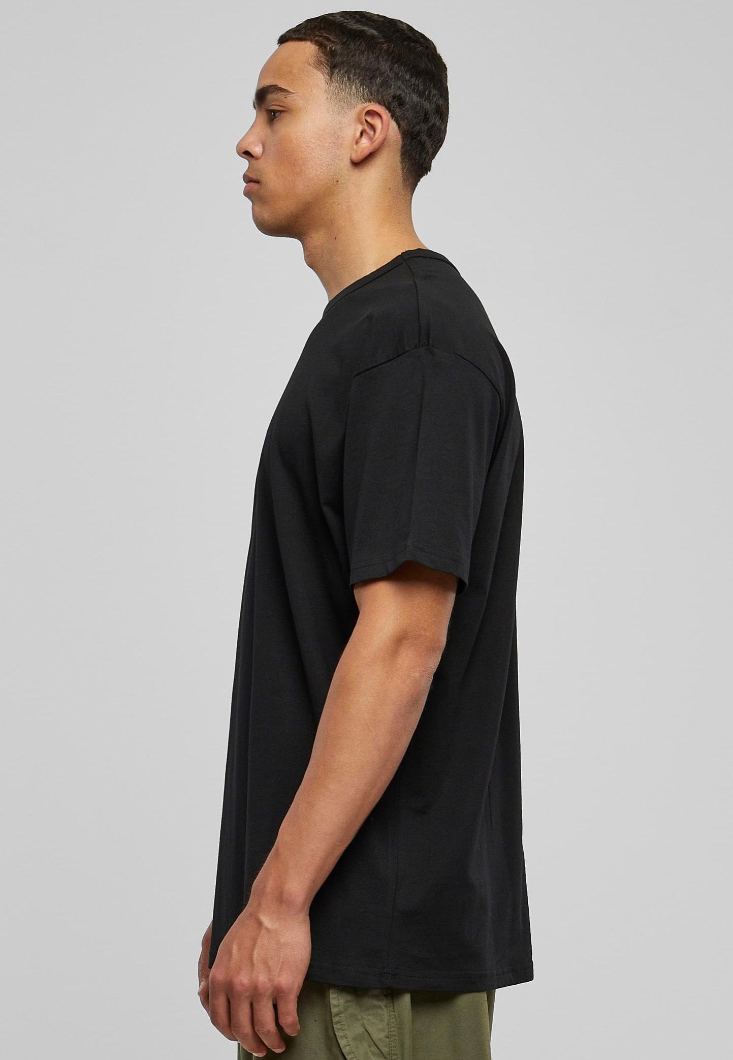 urban-classics-organic-basic-t-shirt-noir-coton-durable image 3