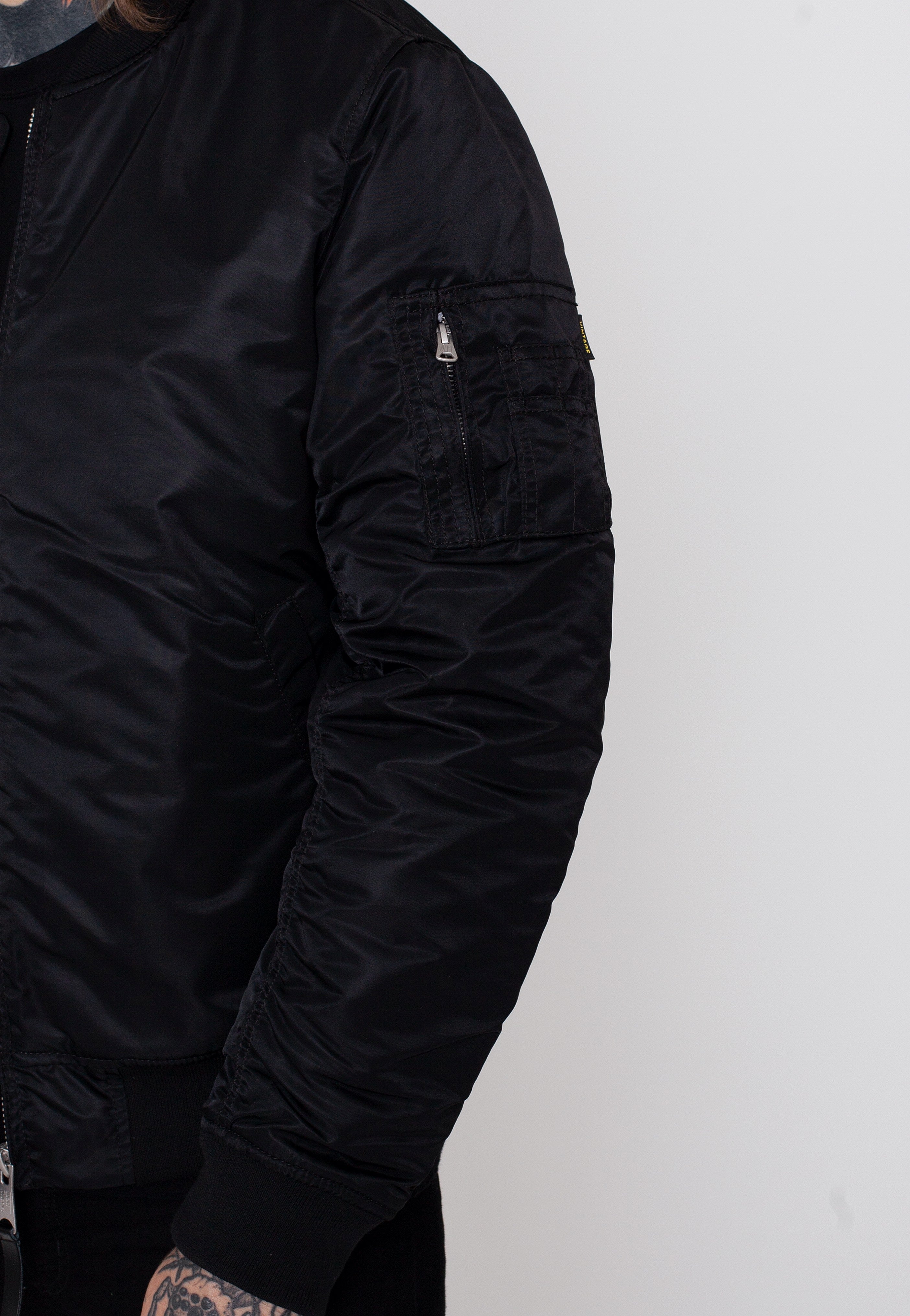 vintage-industries-westford-ma1-veste-bomber-noir image 5