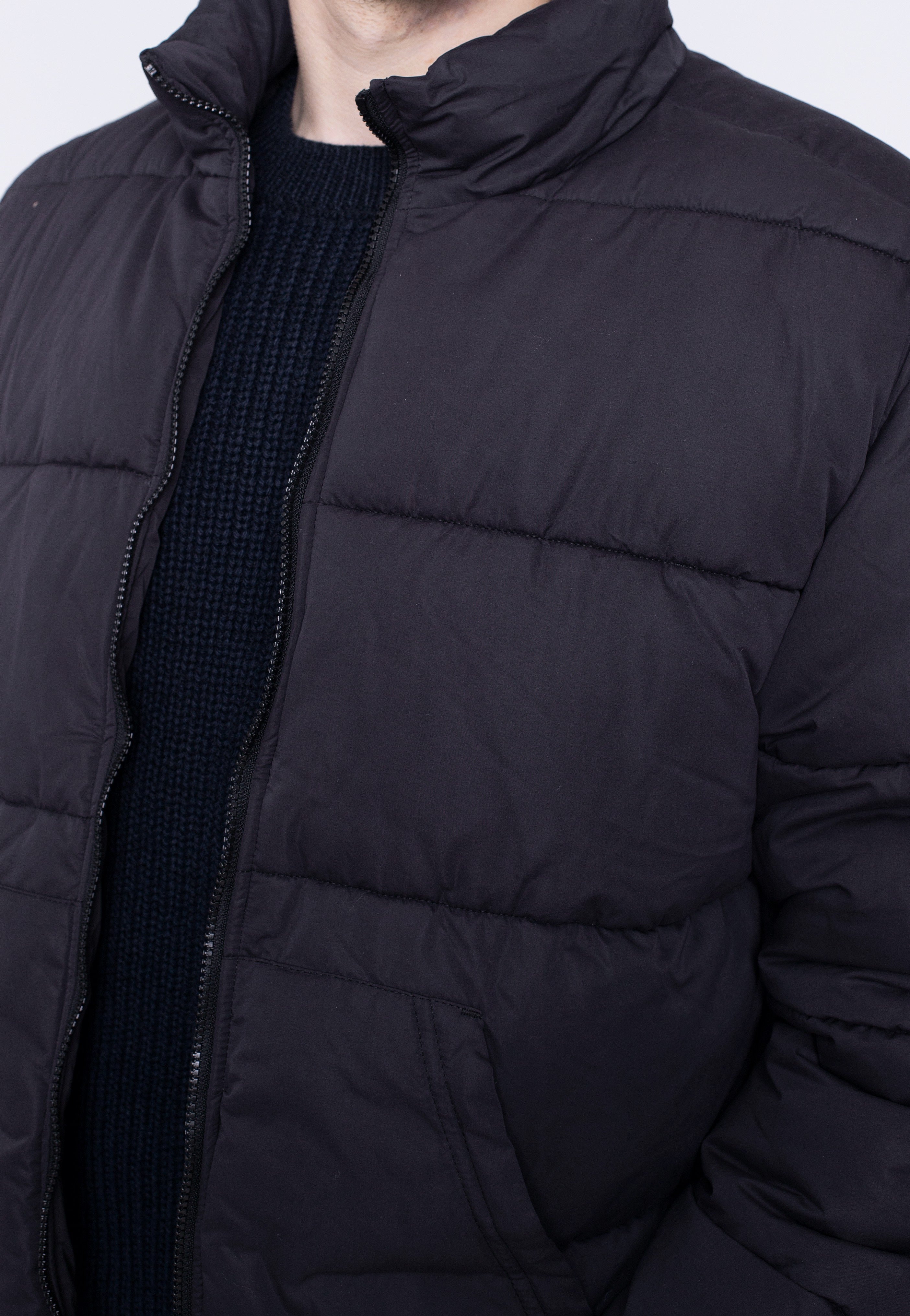 urban-classics-cropped-down-veste-matelass-e-noire-homme-m image 5