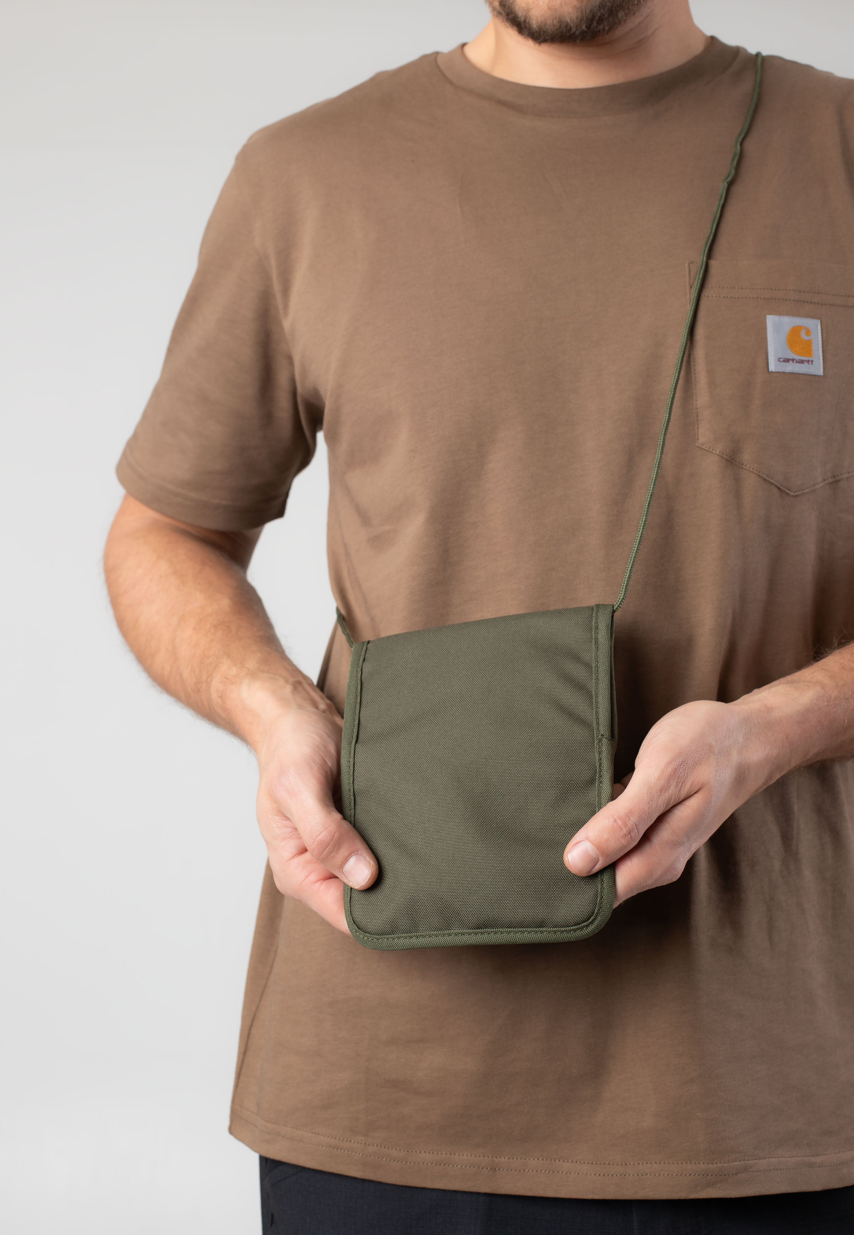 brandit-chest-pocket-pochette-tour-de-cou-olive image 2
