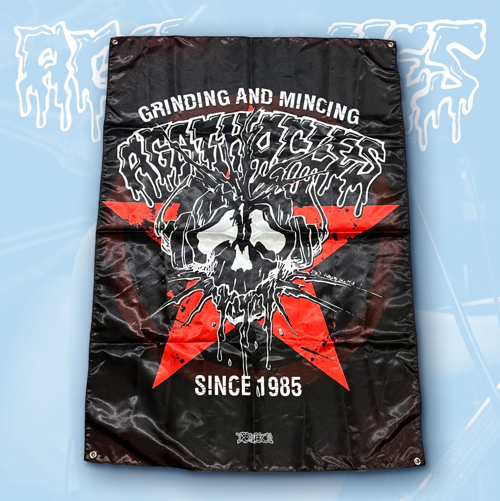 agathocles-grinding-n-mincing-drapeau-mural-tissu-100x70 image 1