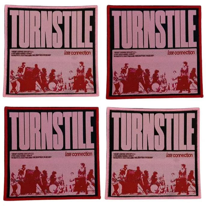 turnstile-love-connection-patch-tiss-bordure-rouge image 1