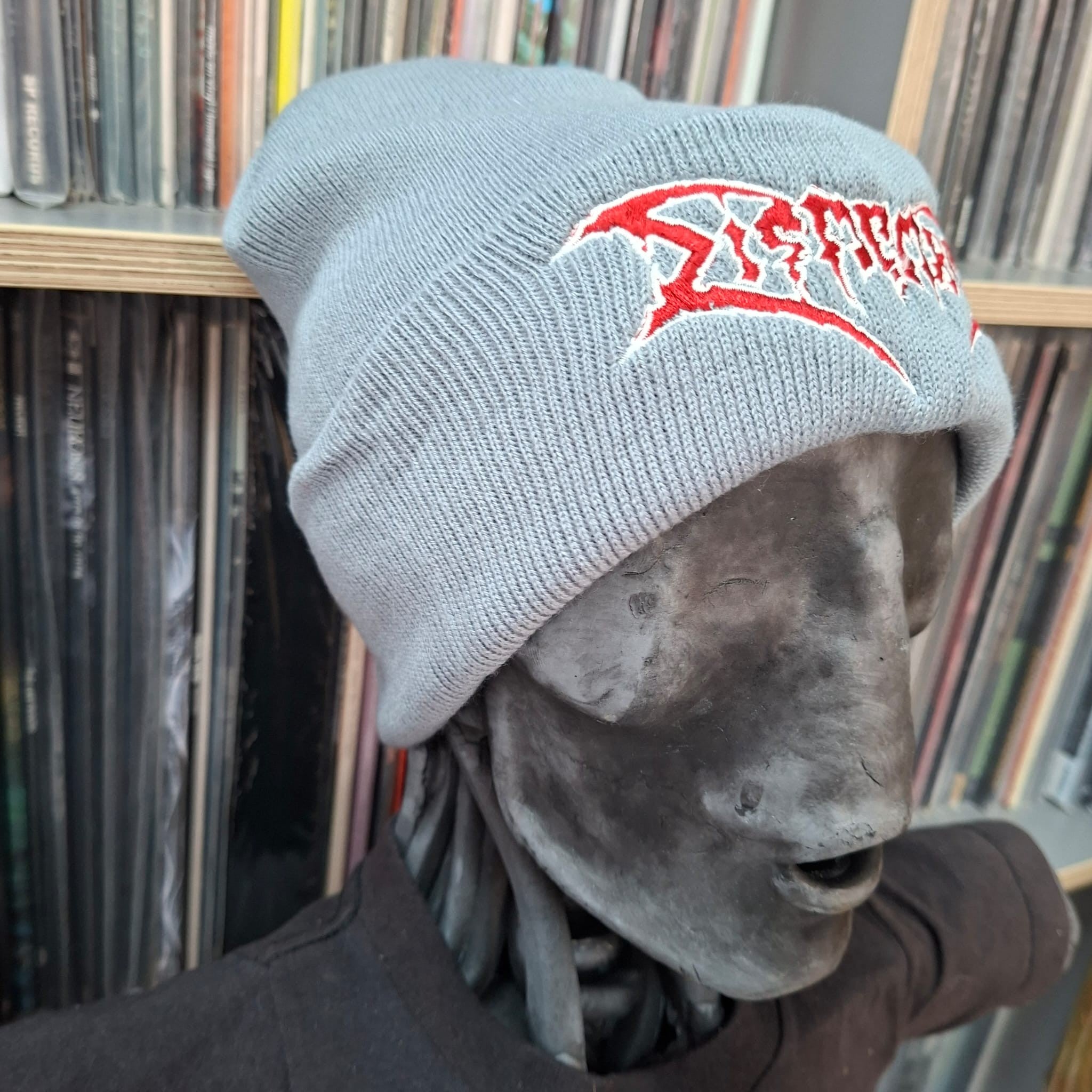 dismember-logo-bonnet-gris-logo-rouge-brod image 2