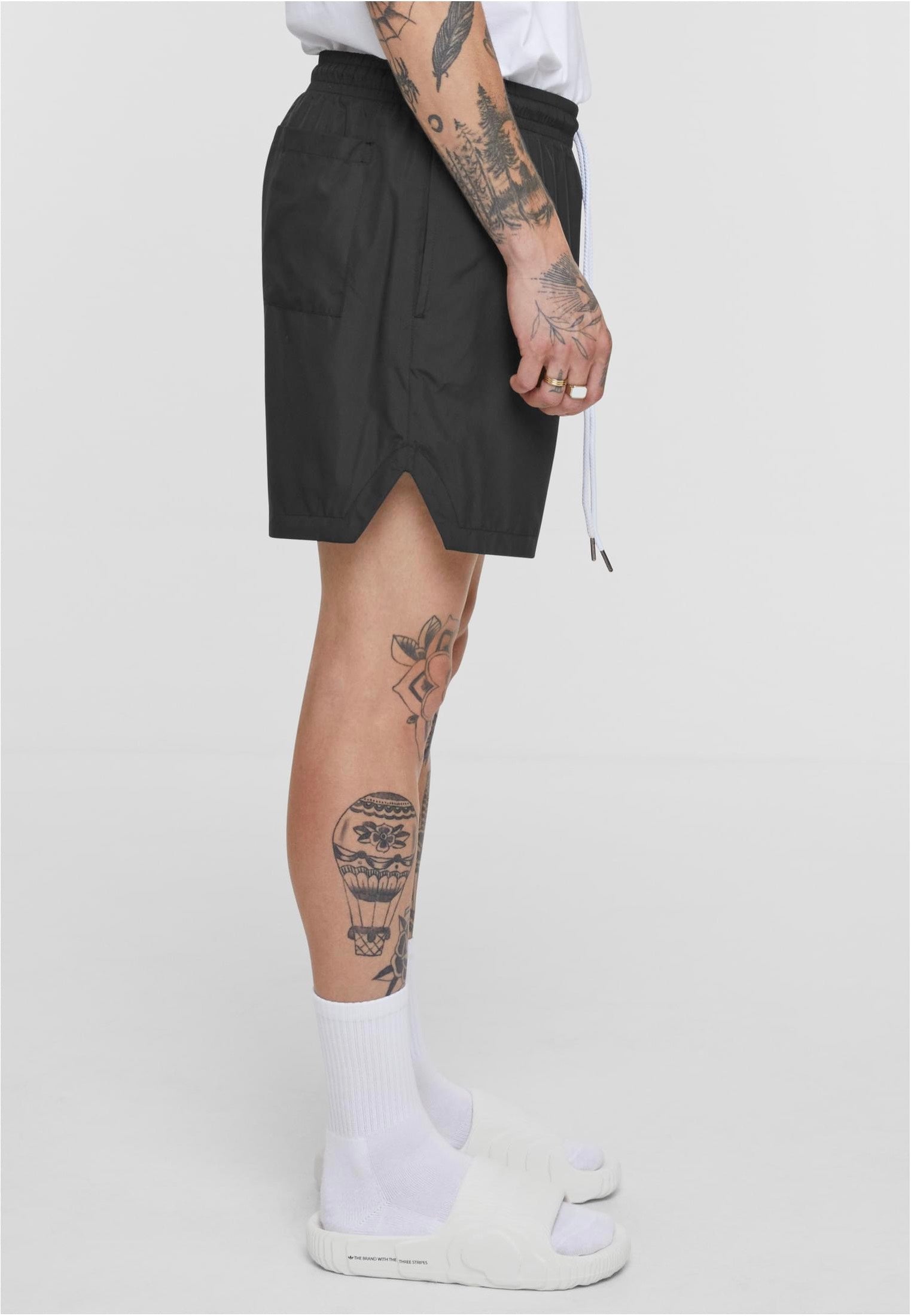 urban-classics-basic-running-black-short-homme-noir image 3