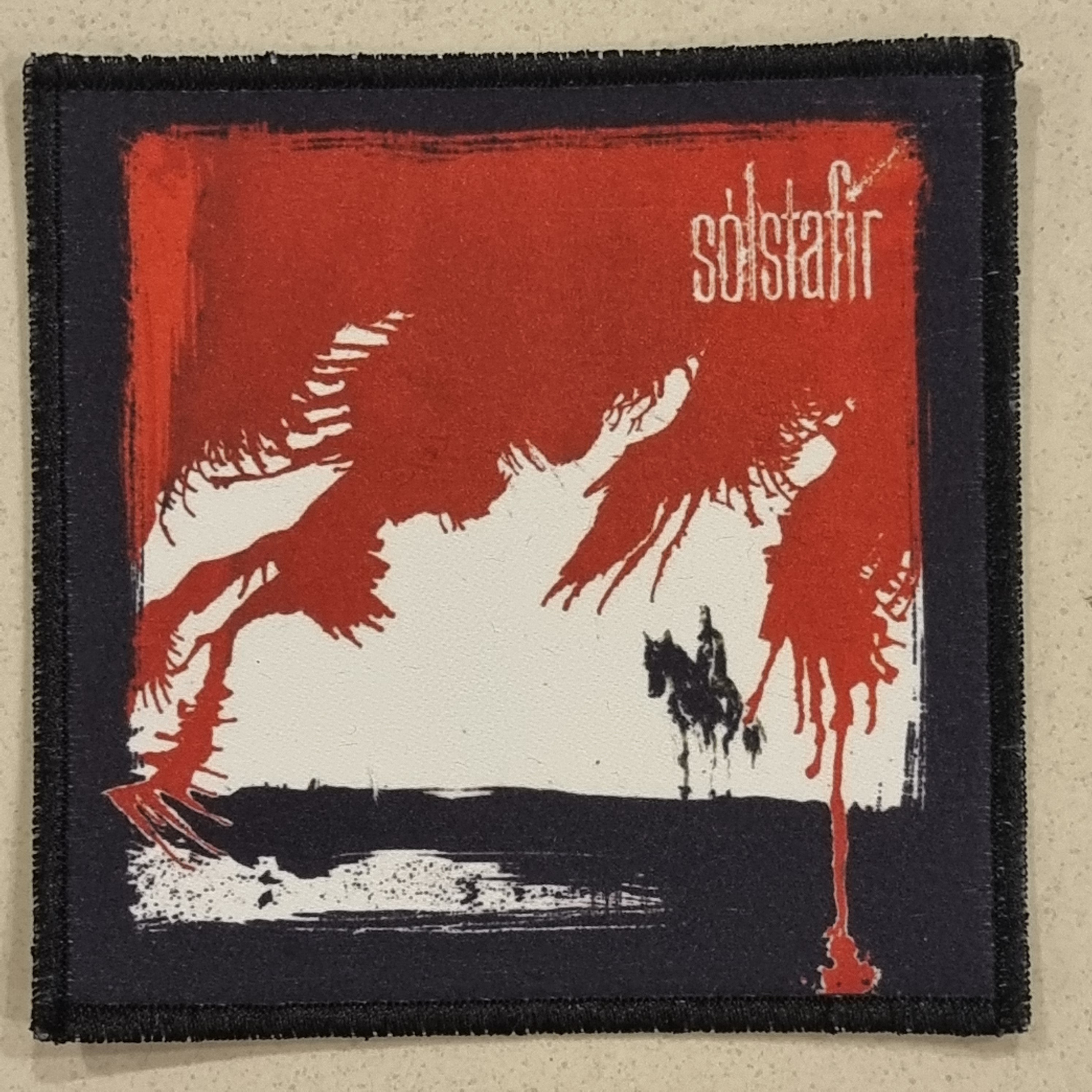 s-lstafir-svartir-sandar-patch-petit-cusson-coudre image 1