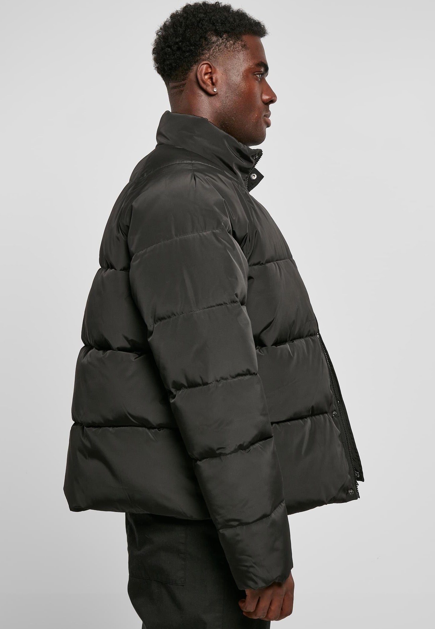 urban-classics-raglan-puffer-black-veste-matelass-e-noire image 2