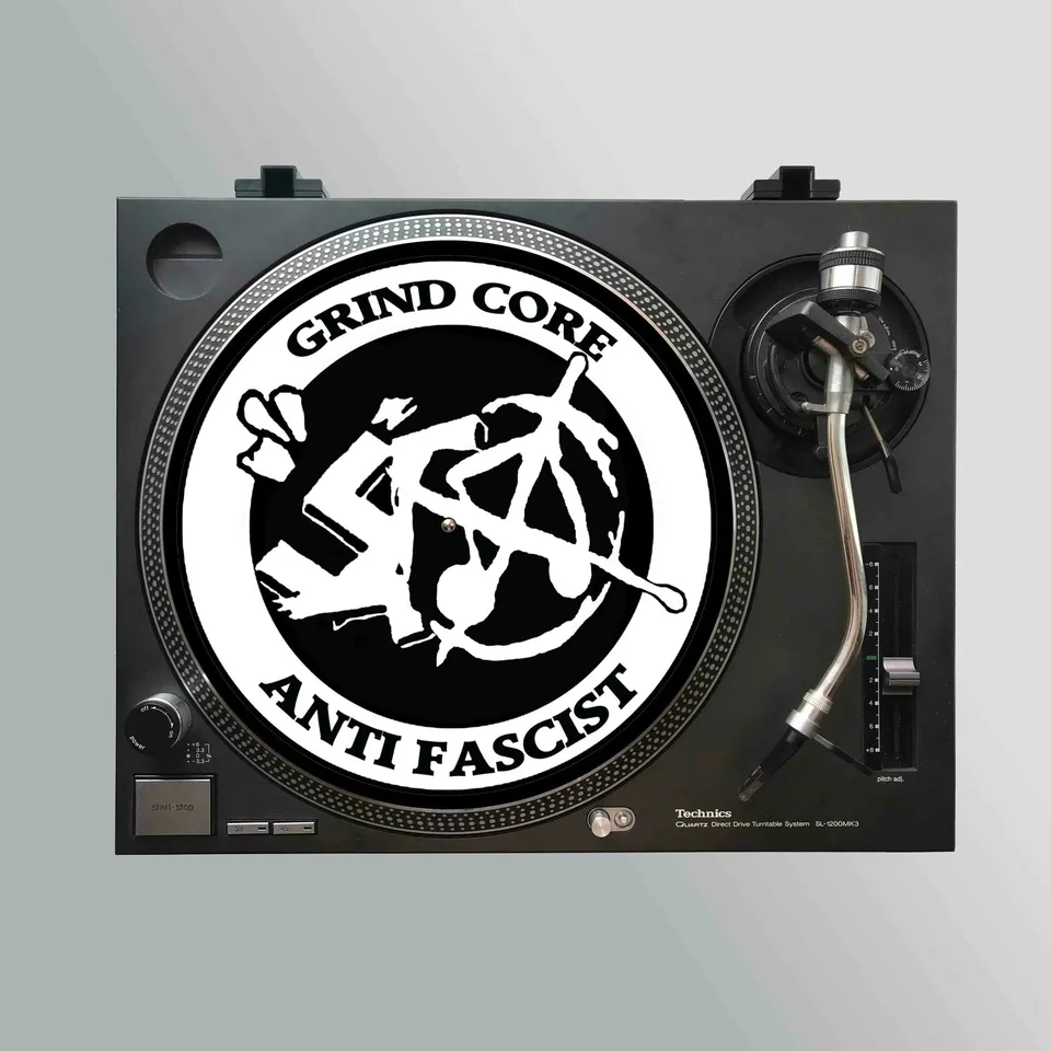 grindcore-antifascist-slipmat-feutrine-platine-vinyle-noire image 1