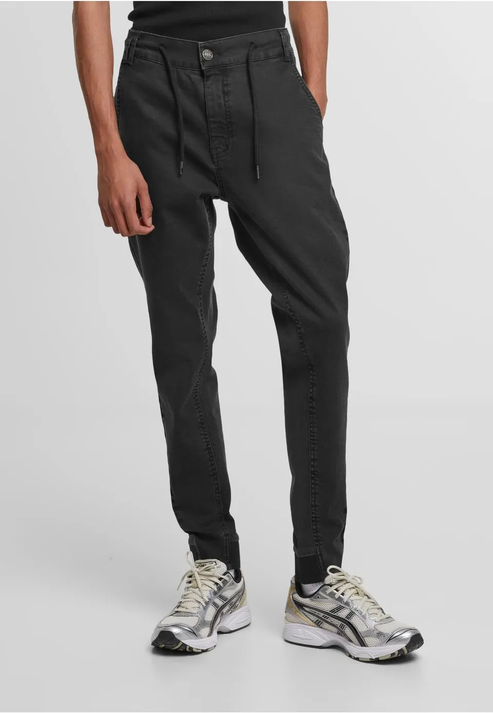 urban-classics-antifit-denim-black-washed-jean-homme image 1