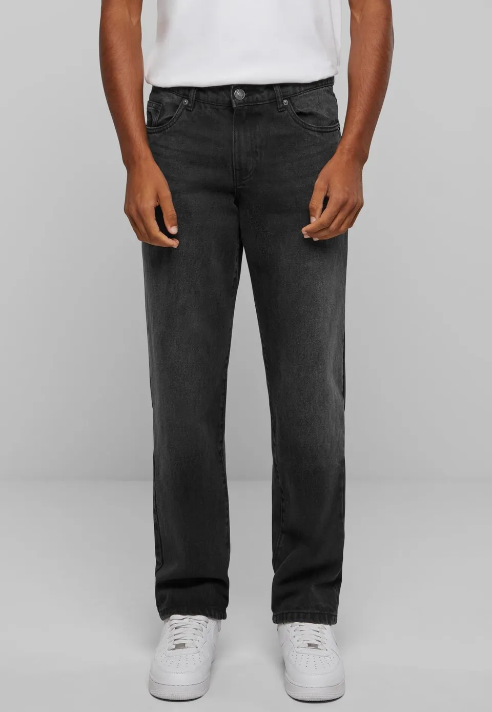 urban-classics-heavy-ounce-straight-fit-jean-black-washed-w32 image 1