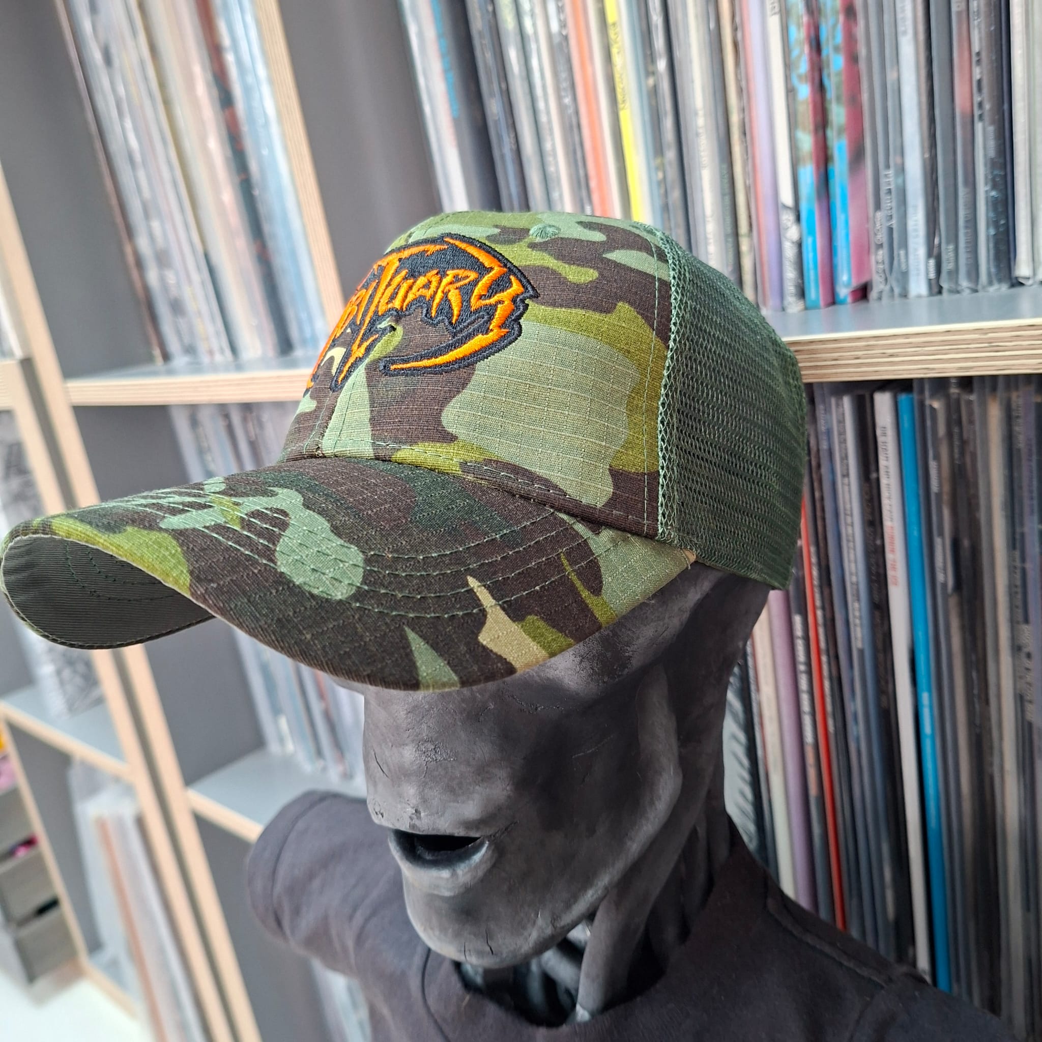 obituary-logo-casquette-trucker-camo-vert-logo-orange image 4