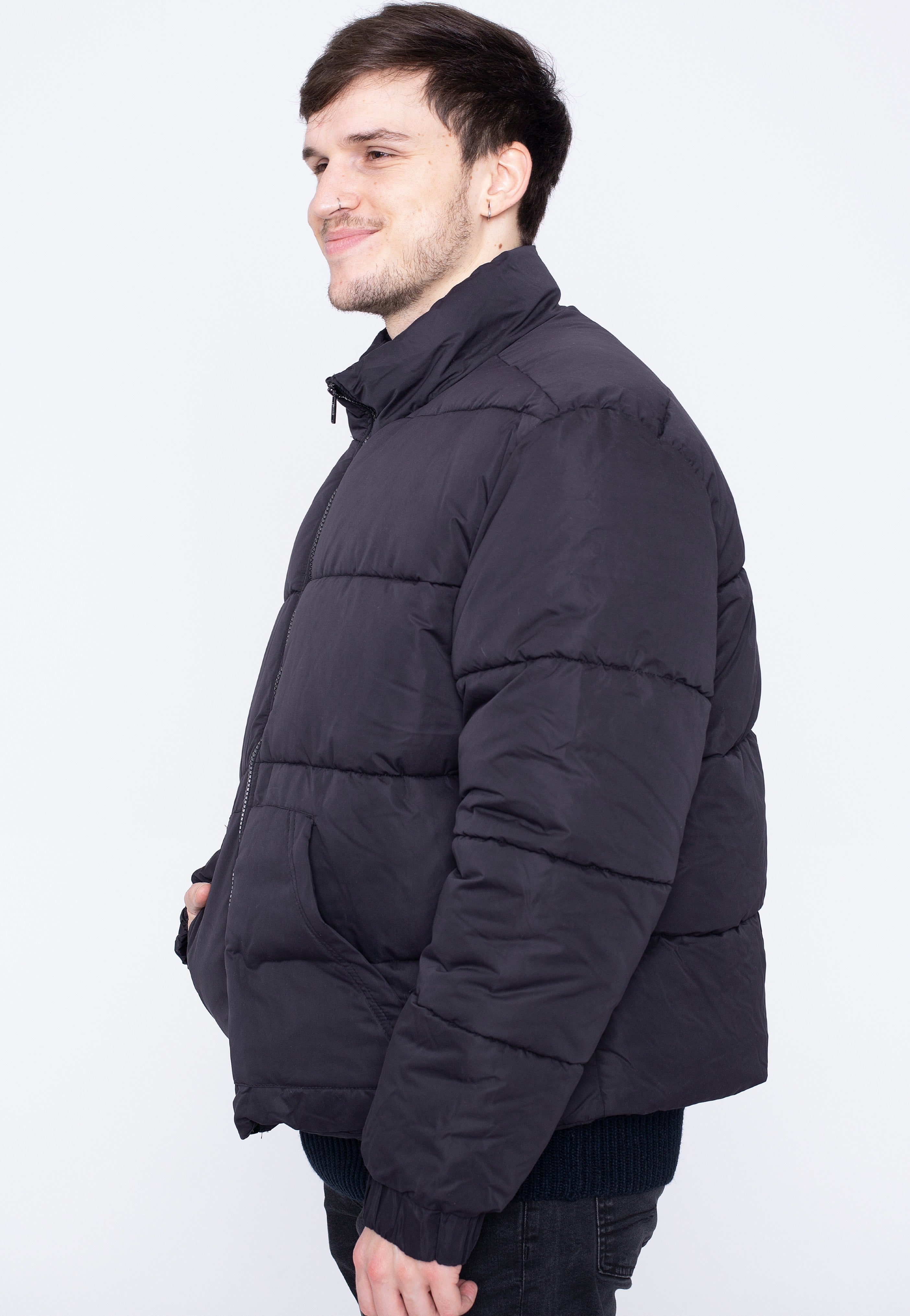 urban-classics-cropped-down-veste-matelass-e-noire-homme-m image 2