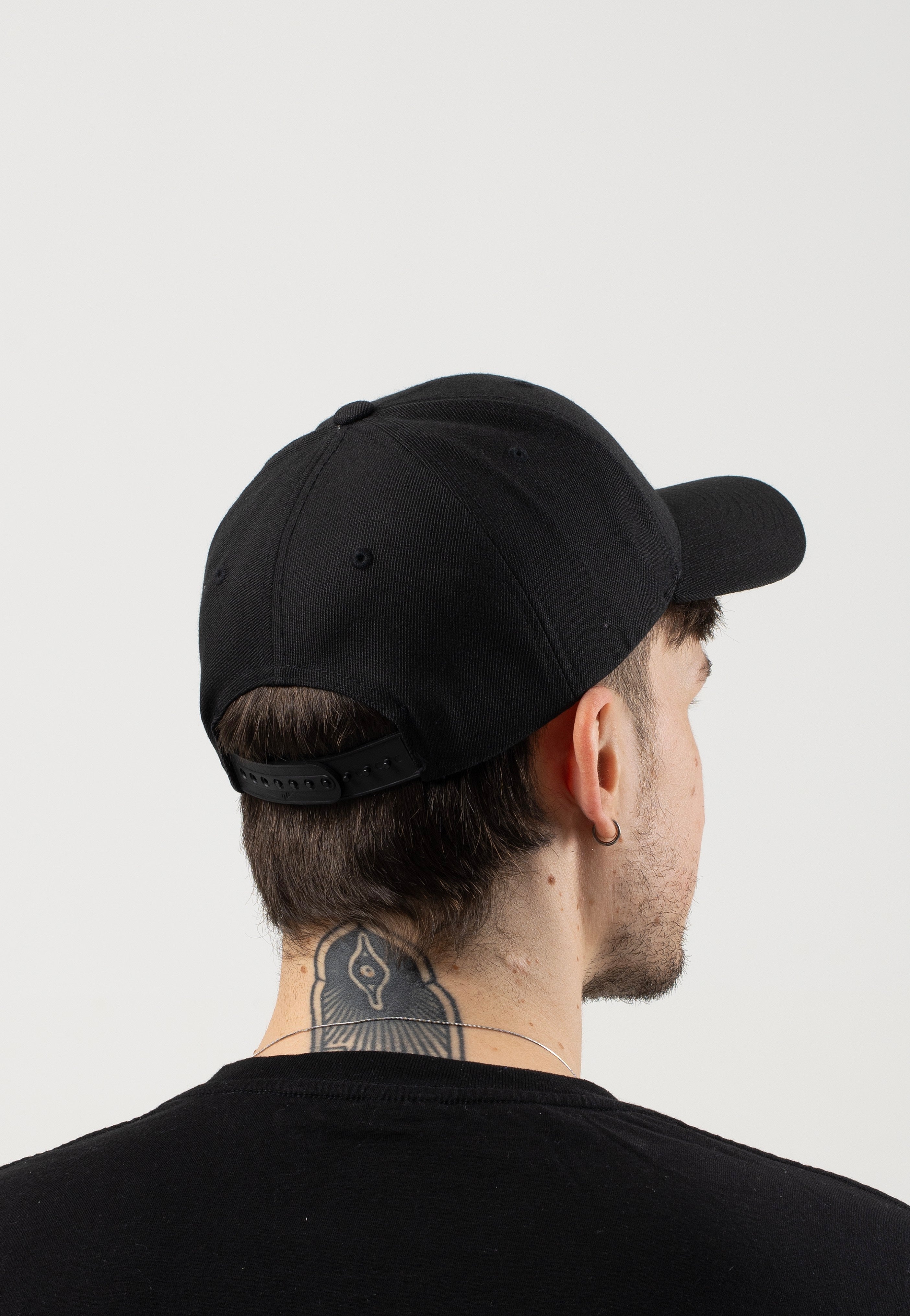 urban-classics-premium-curved-visor-casquette-noire image 5