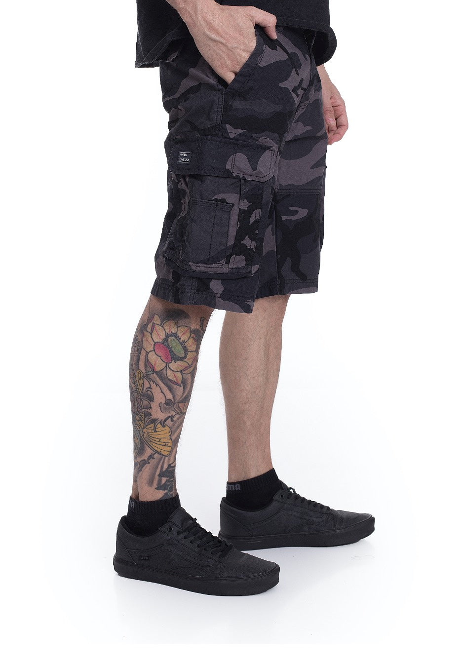 vintage-industries-rowing-dark-camo-short-camouflage-homme image 2