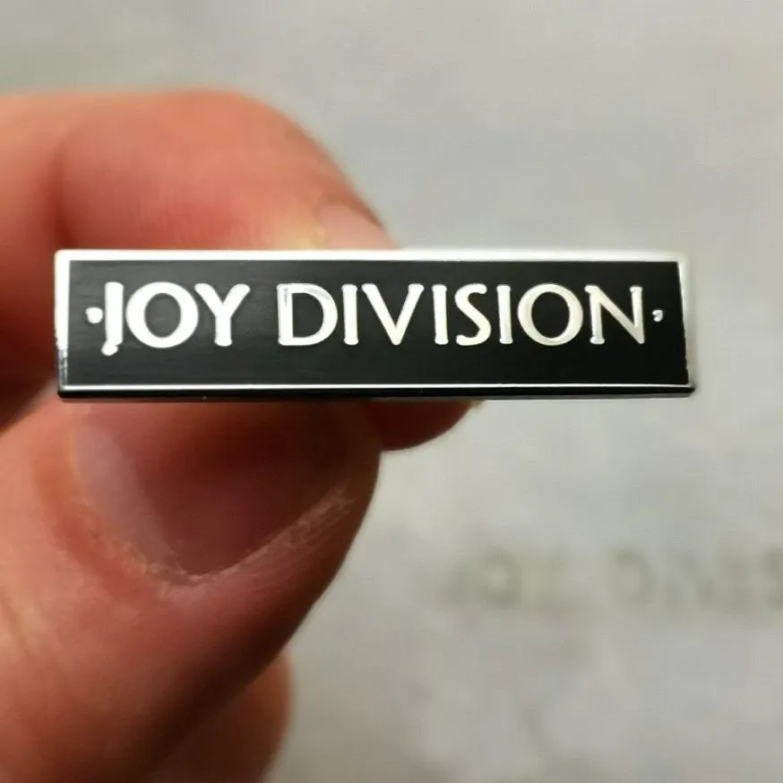joy-division-text-pin-s-maille-petit-mod-le image 1