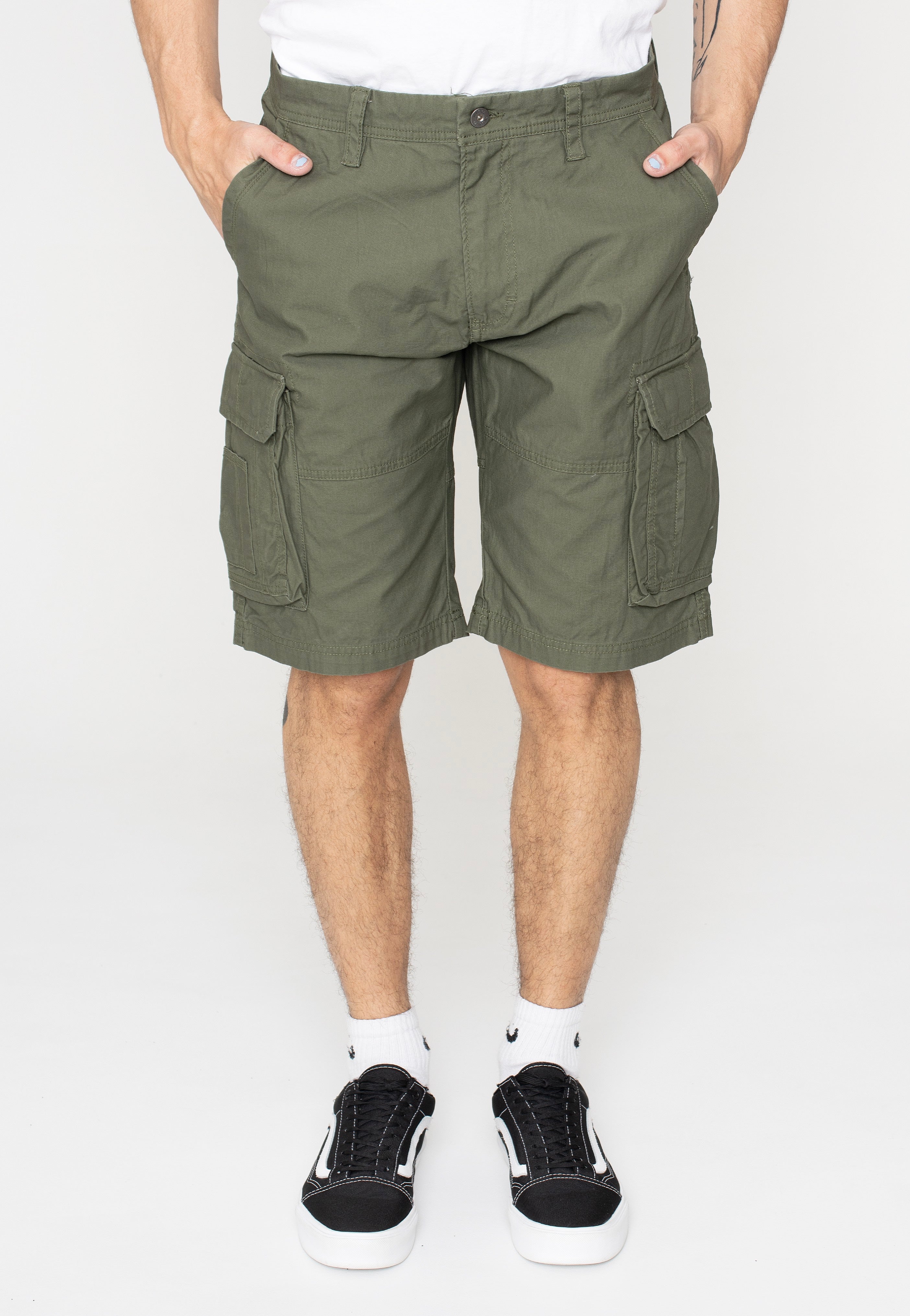 vintage-industries-rowing-olive-short-cargo-vert image 1