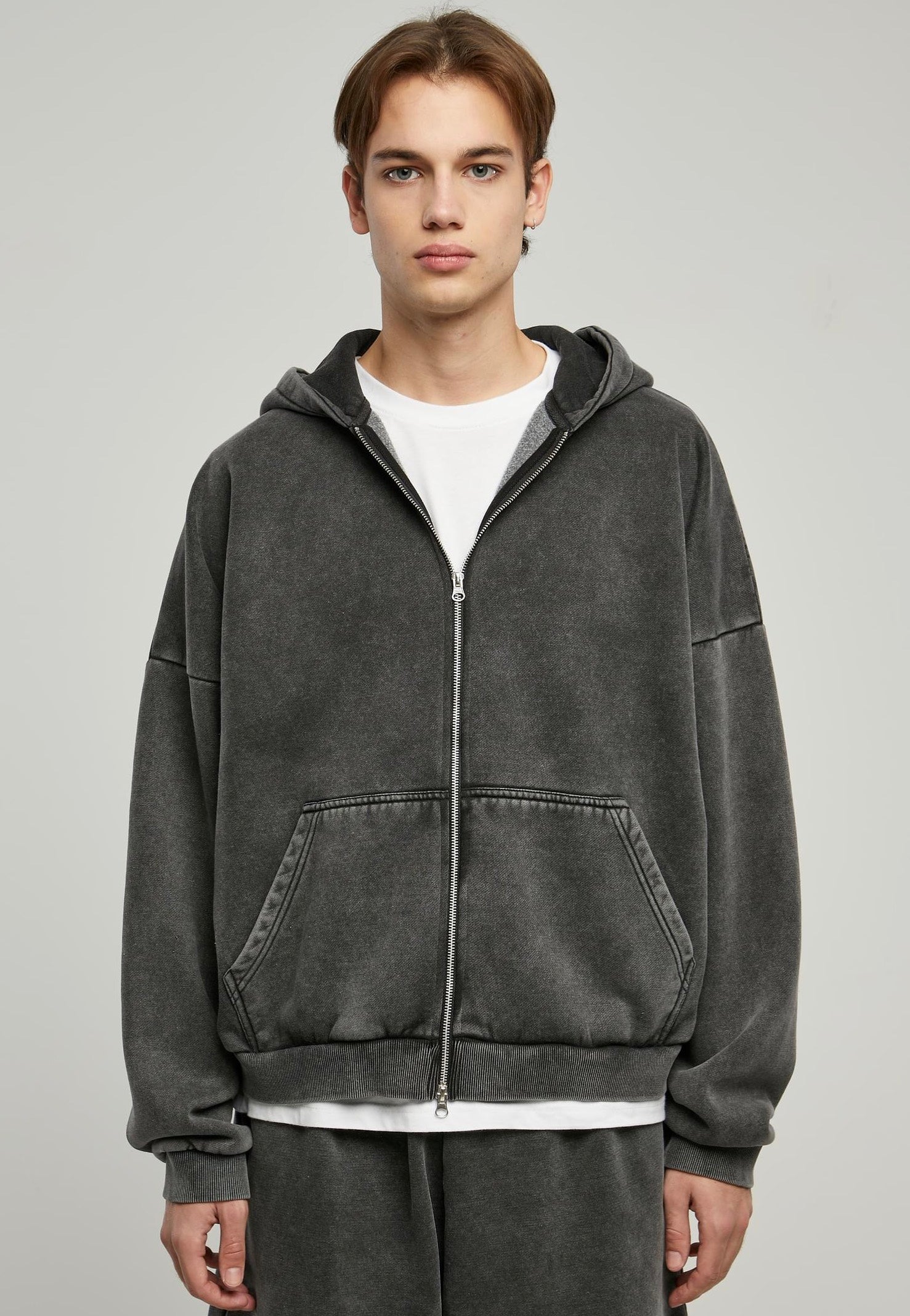 urban-classics-heavy-sand-washed-sweat-zipp-noir-90-s image 1