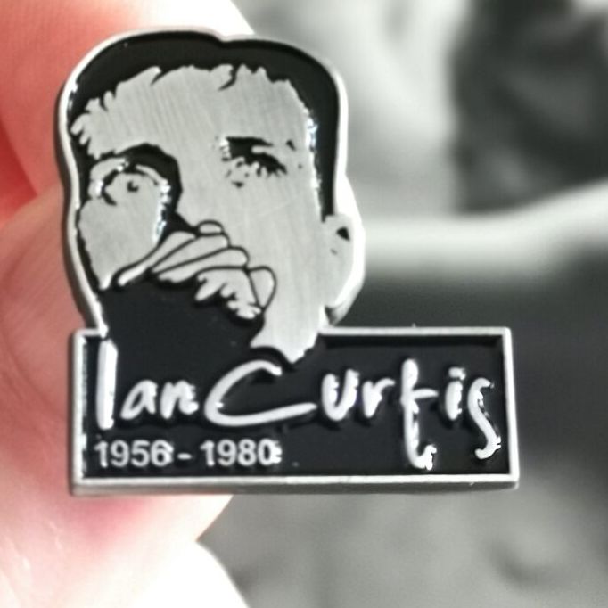 joy-division-ian-curtis-1956-1980-pin-s-mail-petit image 1