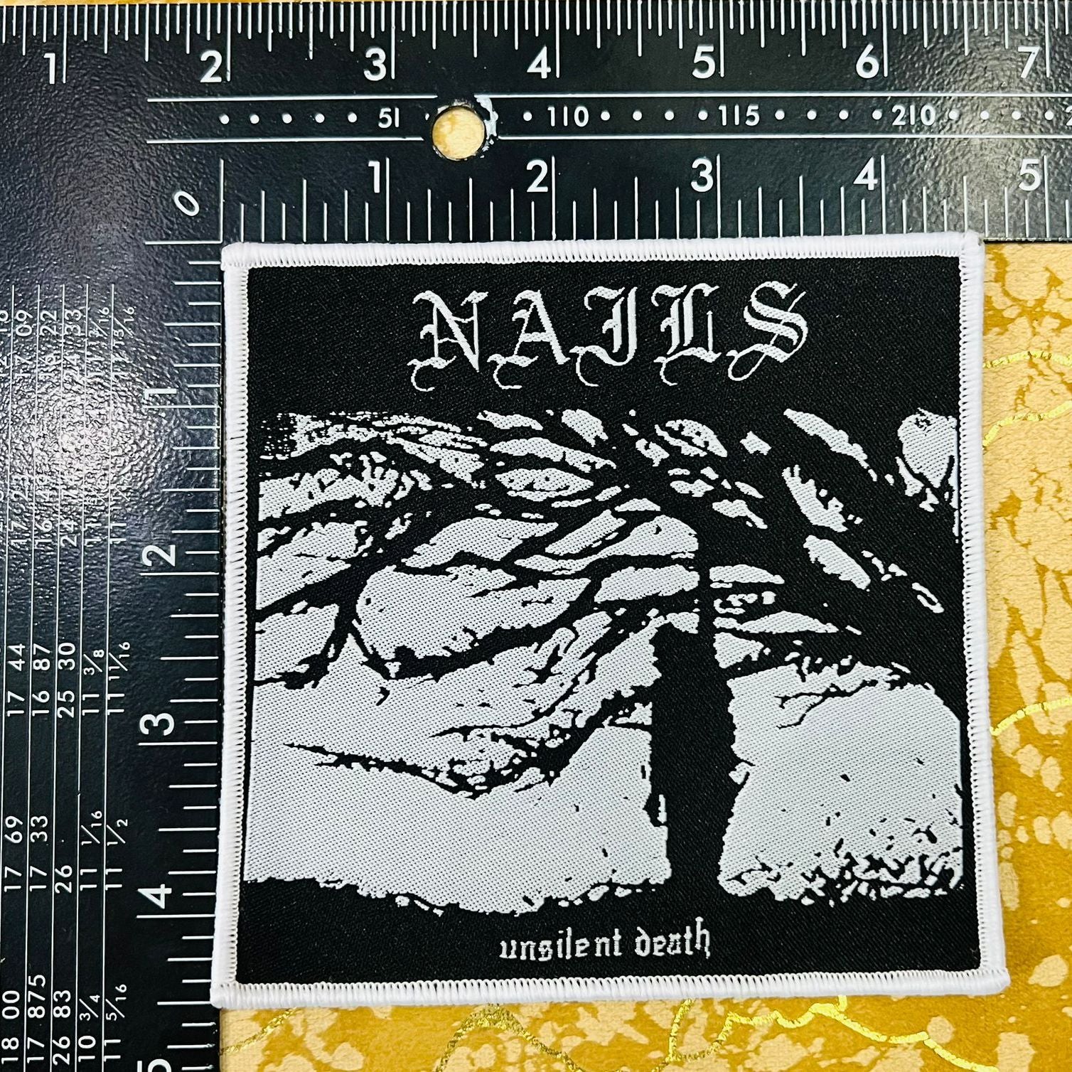 nails-unsilent-death-patch-tiss-bordure-noire image 5