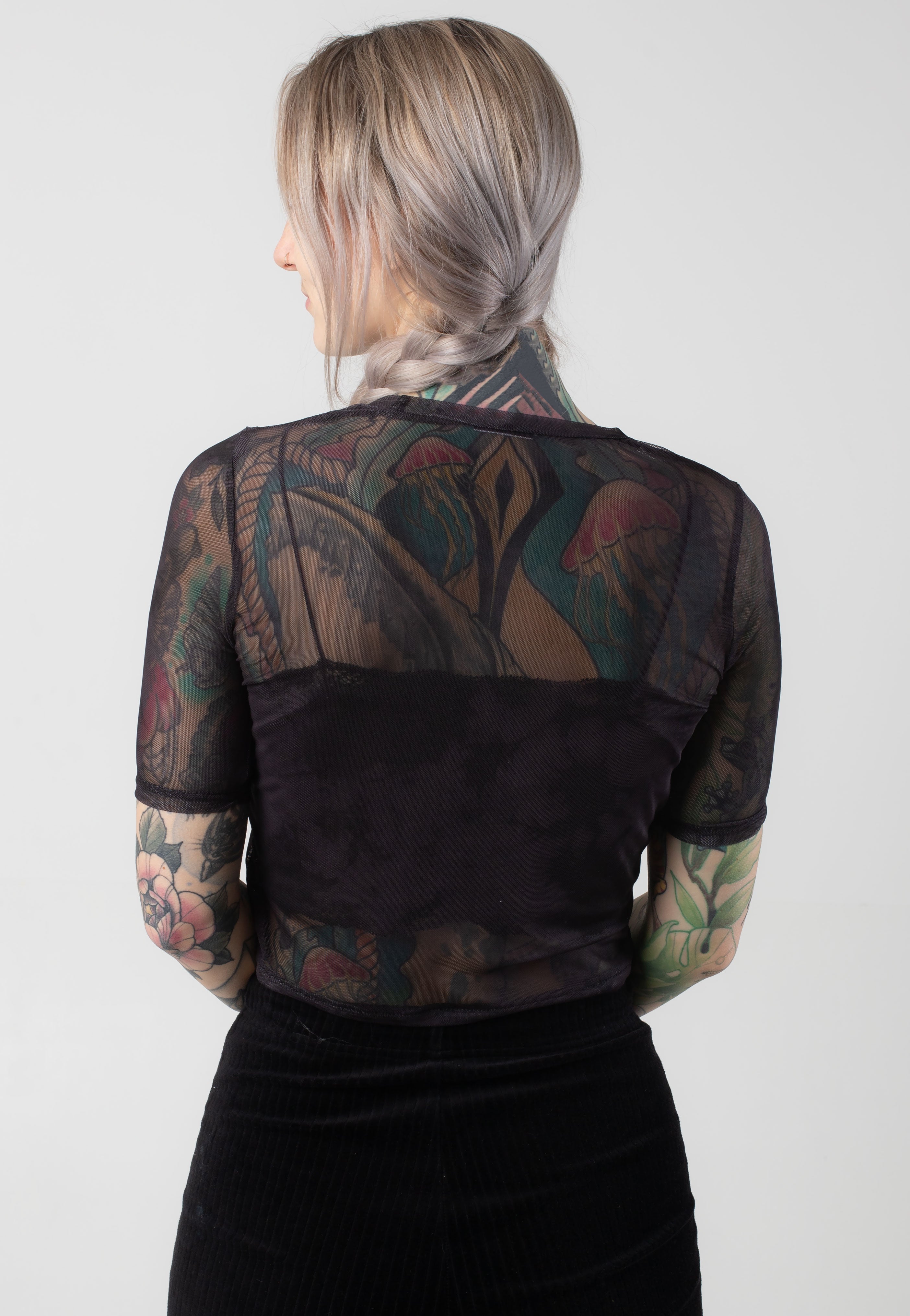 iron-maiden-logo-mesh-cropped-top-femme-noir image 2