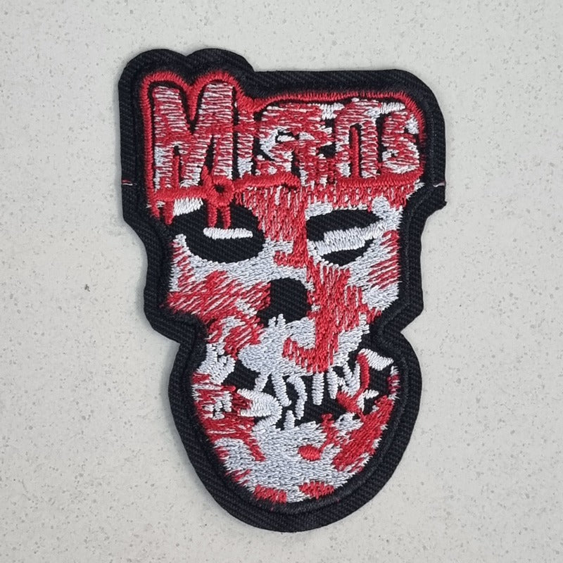 misfits-skull-red-patch-cusson-t-te-de-mort-rouge image 1